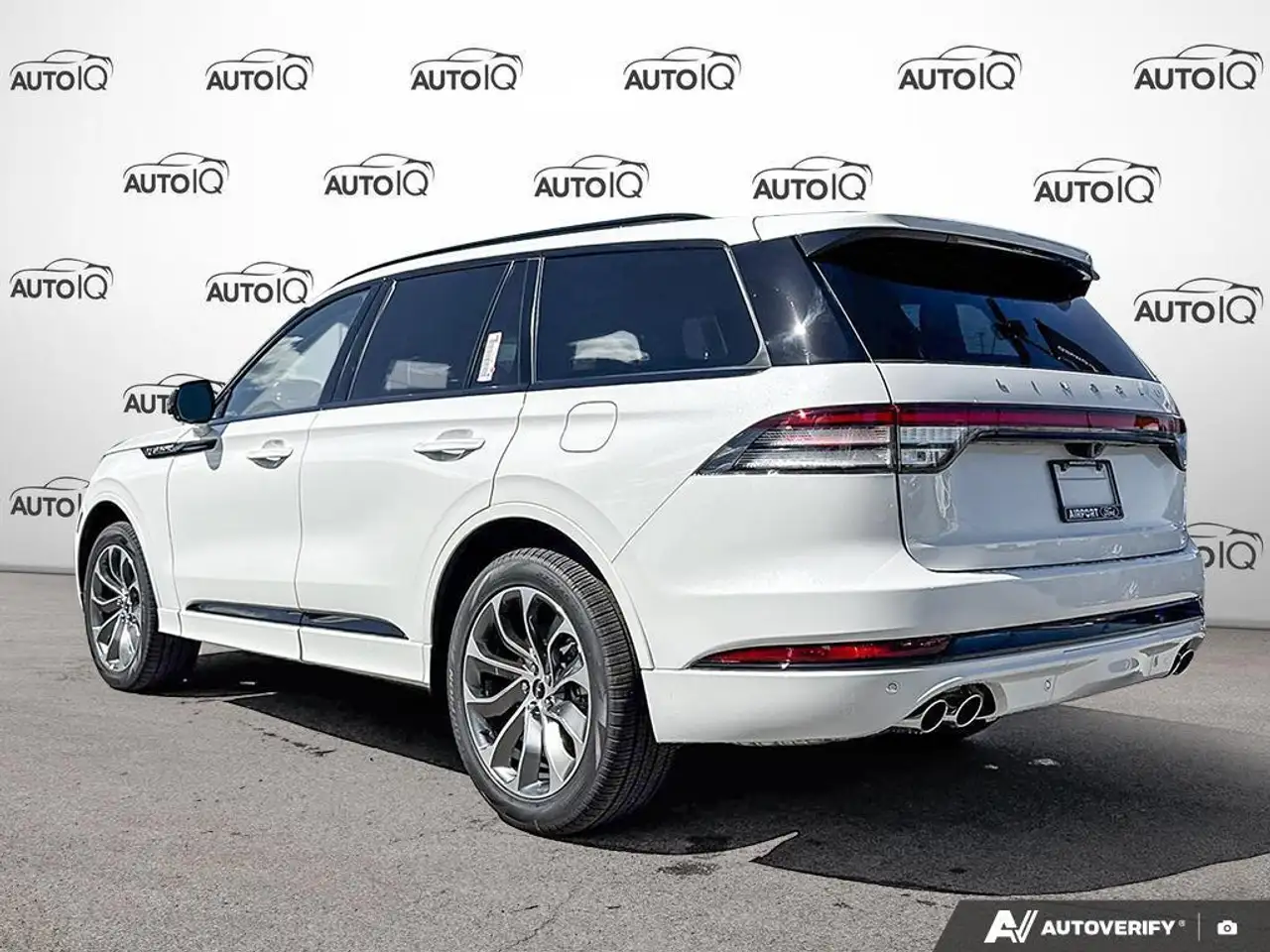 Lincoln Aviator снимка Lincoln Aviator
