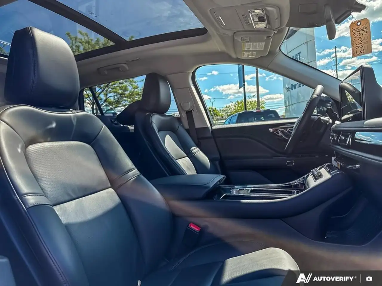 Lincoln Aviator снимка Lincoln Aviator