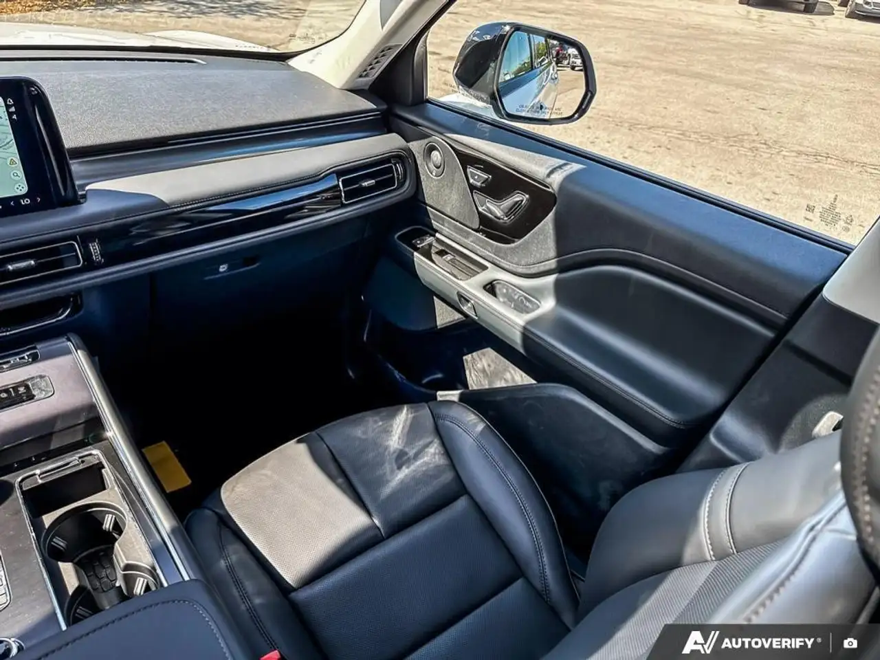 Lincoln Aviator снимка Lincoln Aviator