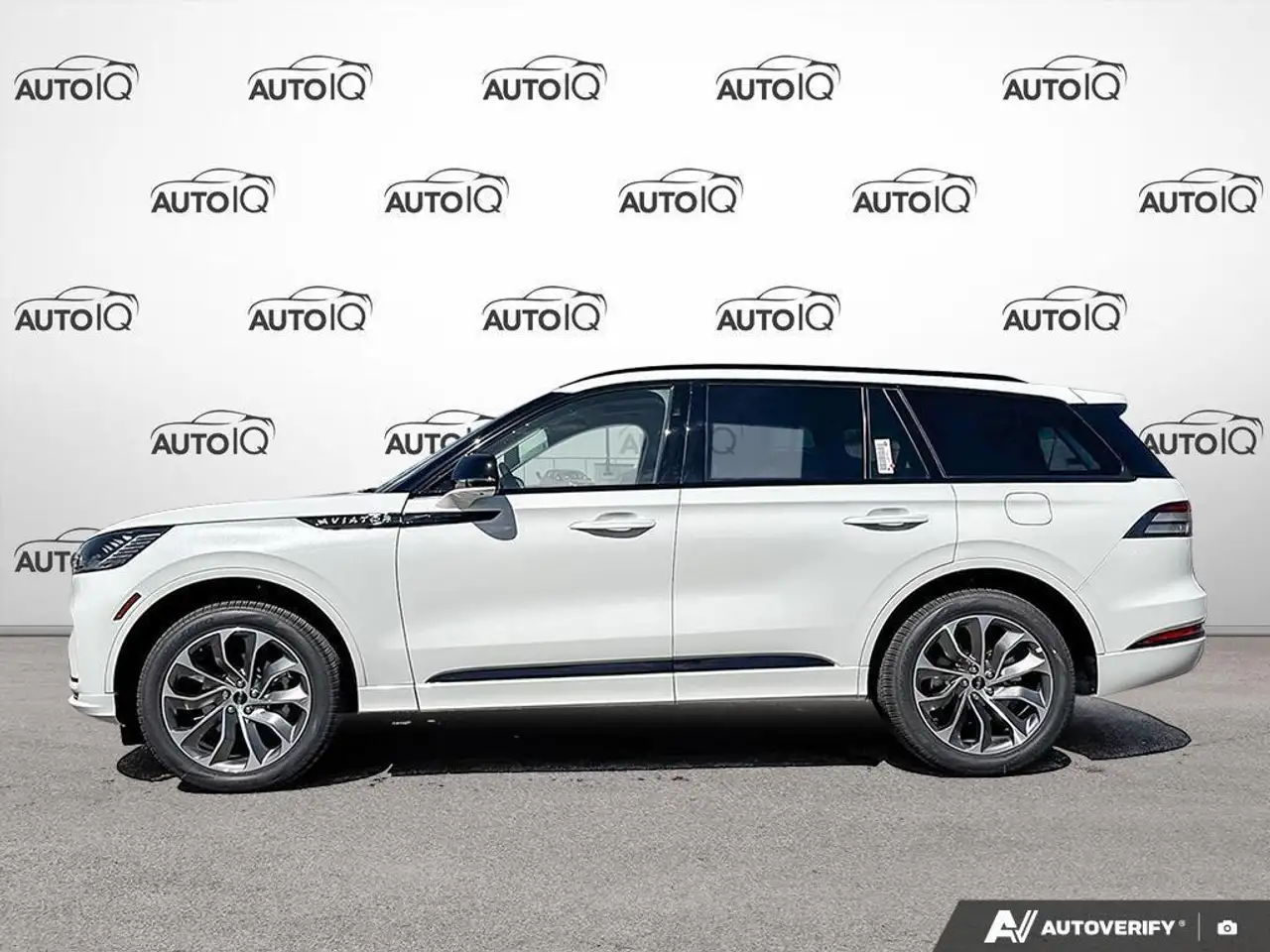Lincoln Aviator снимка Lincoln Aviator