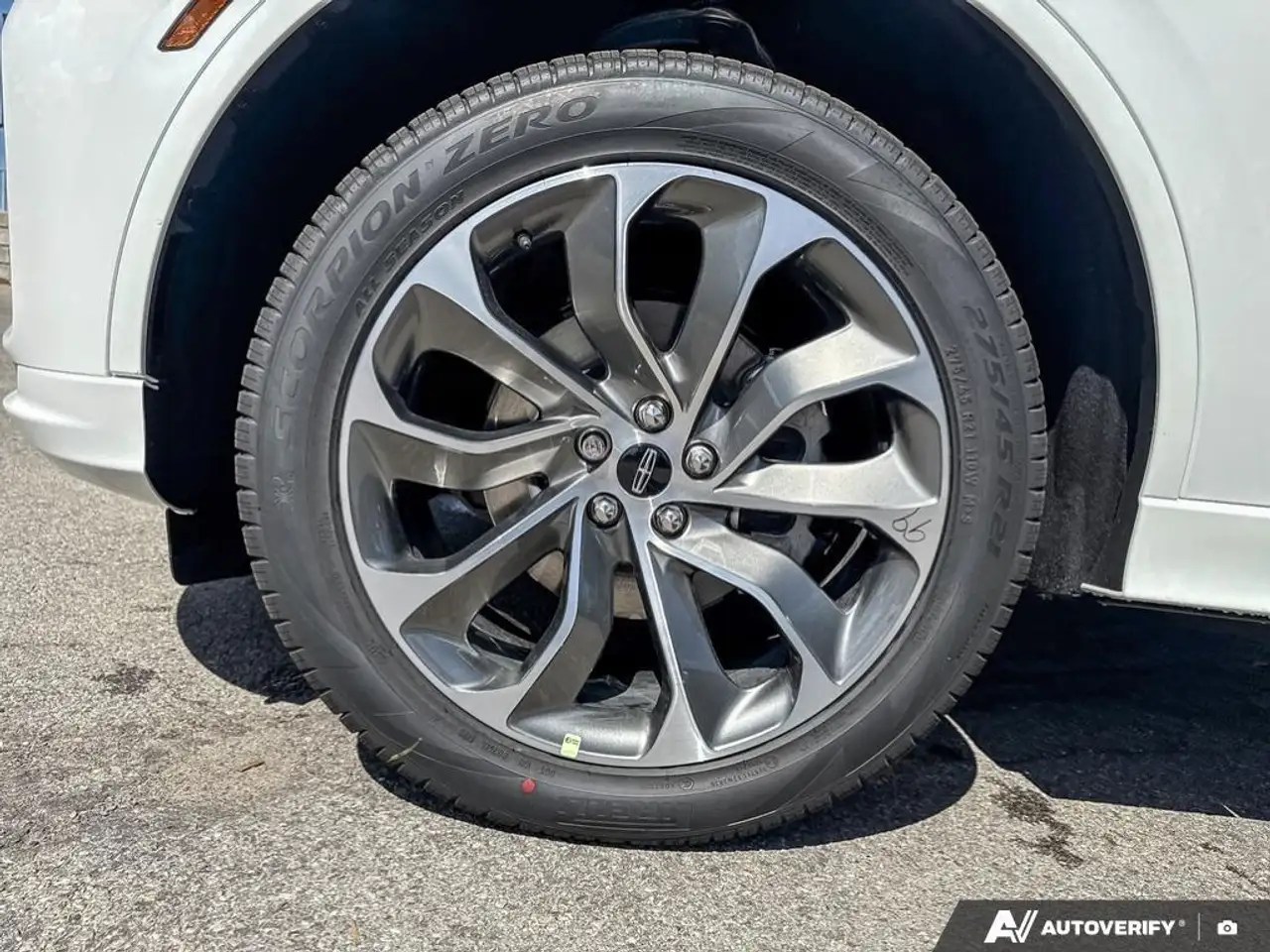 Lincoln Aviator снимка Lincoln Aviator
