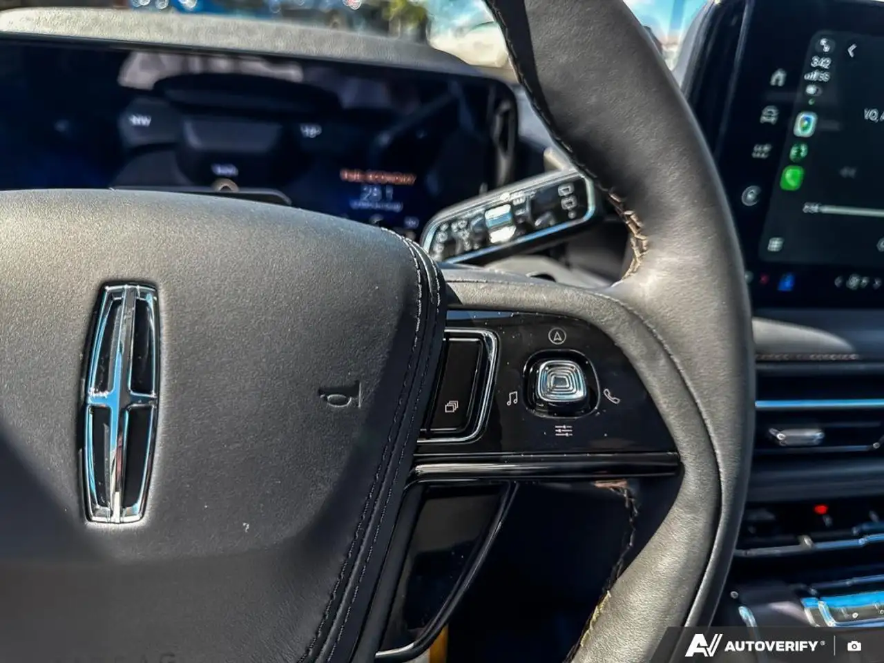 Lincoln Aviator снимка Lincoln Aviator
