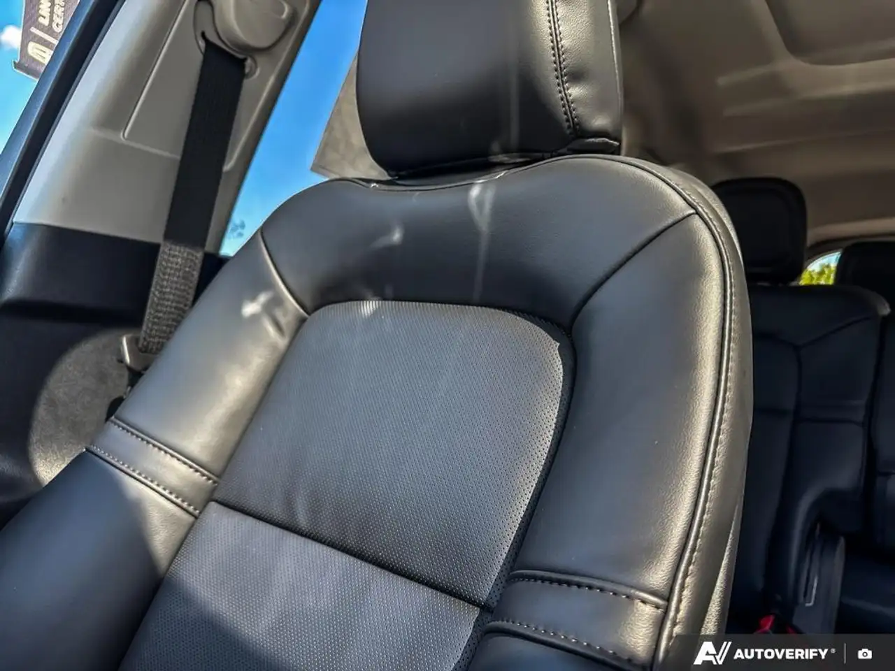 Lincoln Aviator снимка Lincoln Aviator