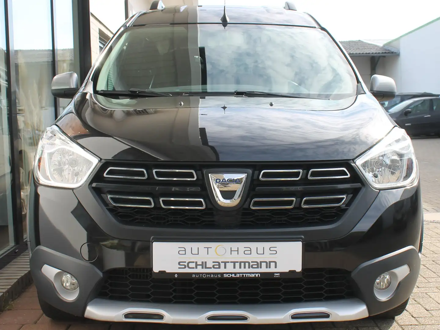 Dacia Dokker Stepway Plus TCe 130 GPF Schwarz - 2
