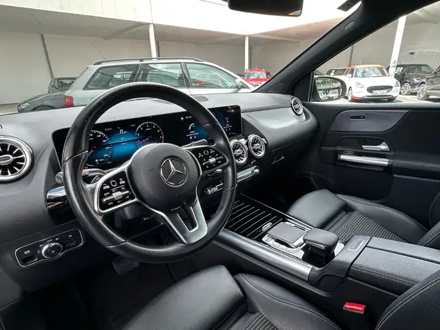 Mercedes-Benz B-Class view 13