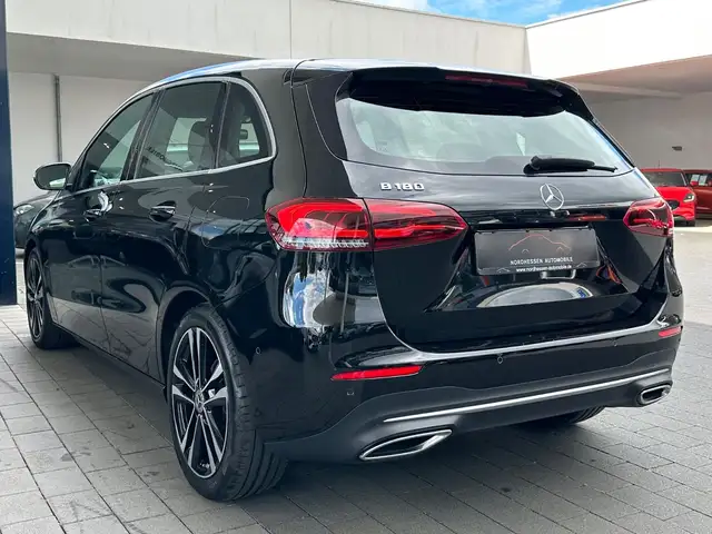 Mercedes-Benz B-Class view 3