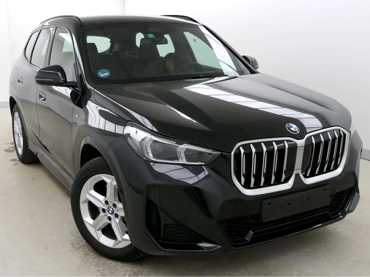 BMW X1 sDrive 20i M Sport HeadUp ACC 360°Kam eSitze Schwarz - 2