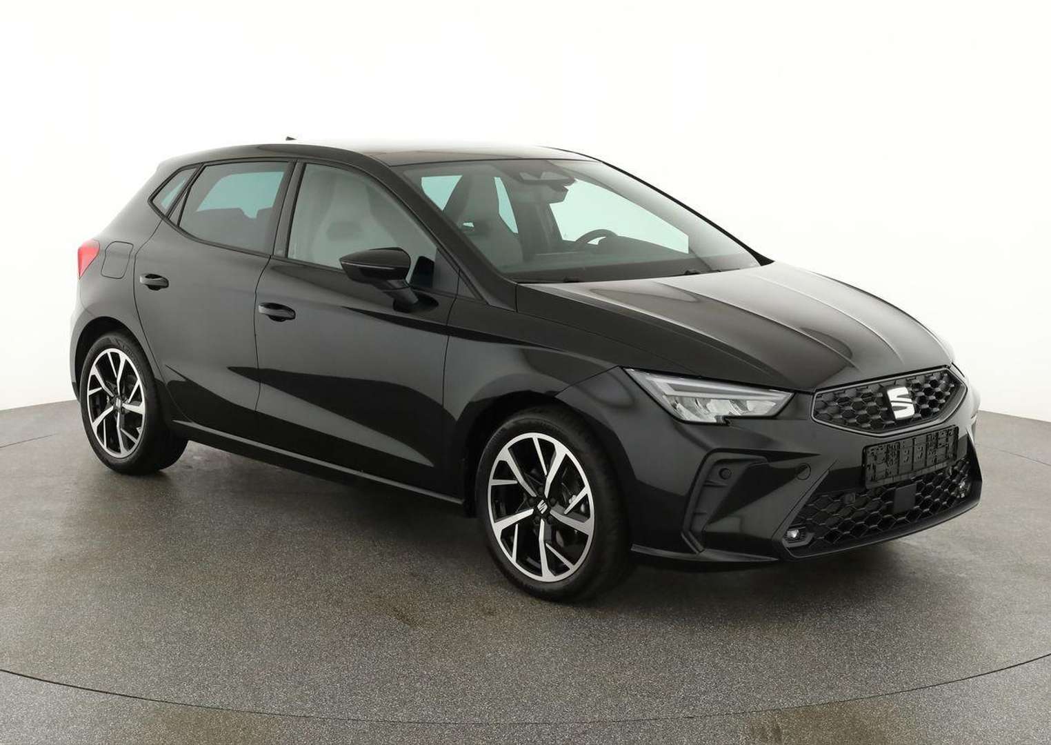 Seat Ibiza nuo 455 €/ mėn Benzinas 2026m. Sedanas Automatinė
