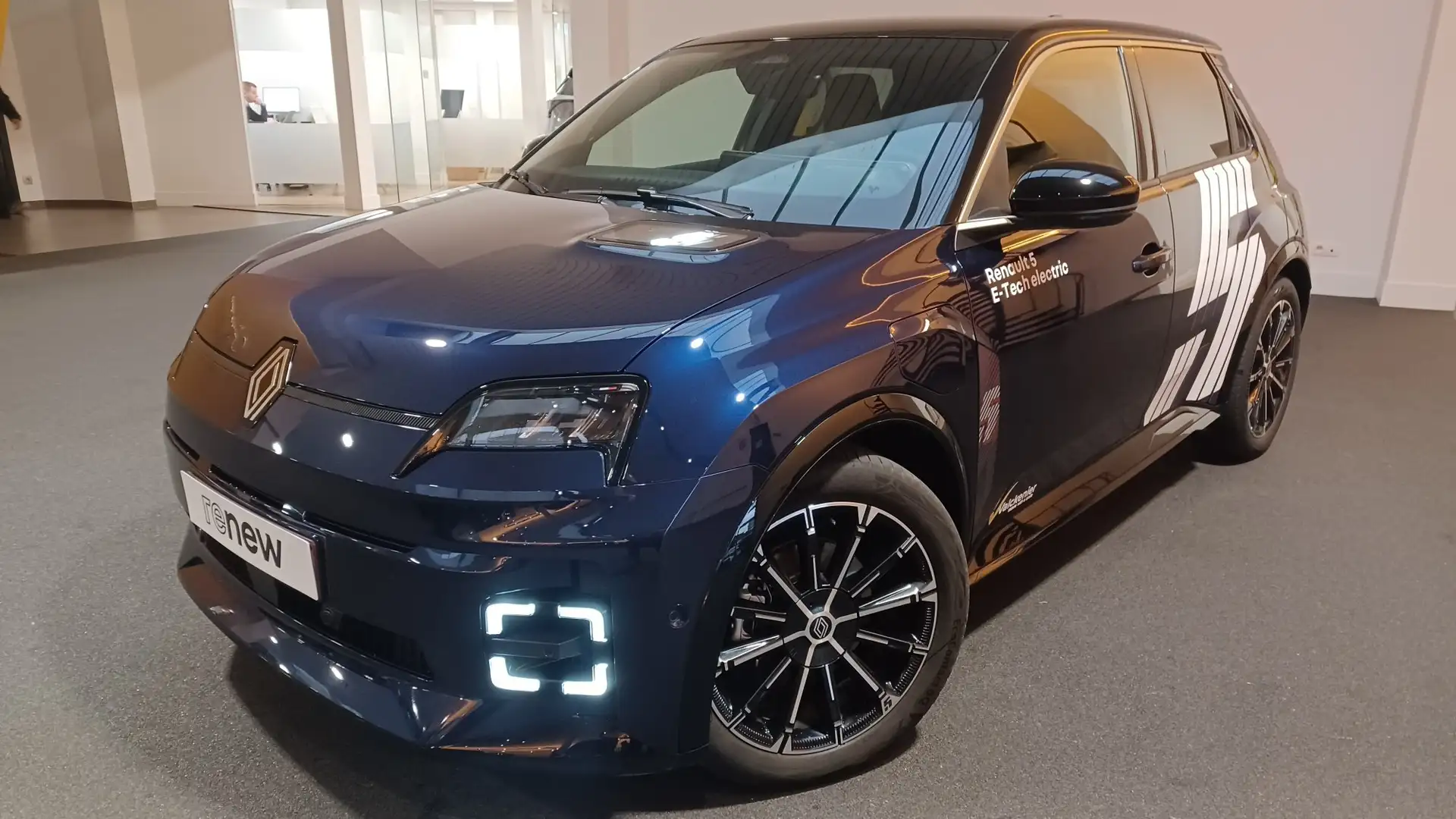 Renault R 5 R 5 E-Tech Iconic Five 150 Comfort Range Blauw - 1