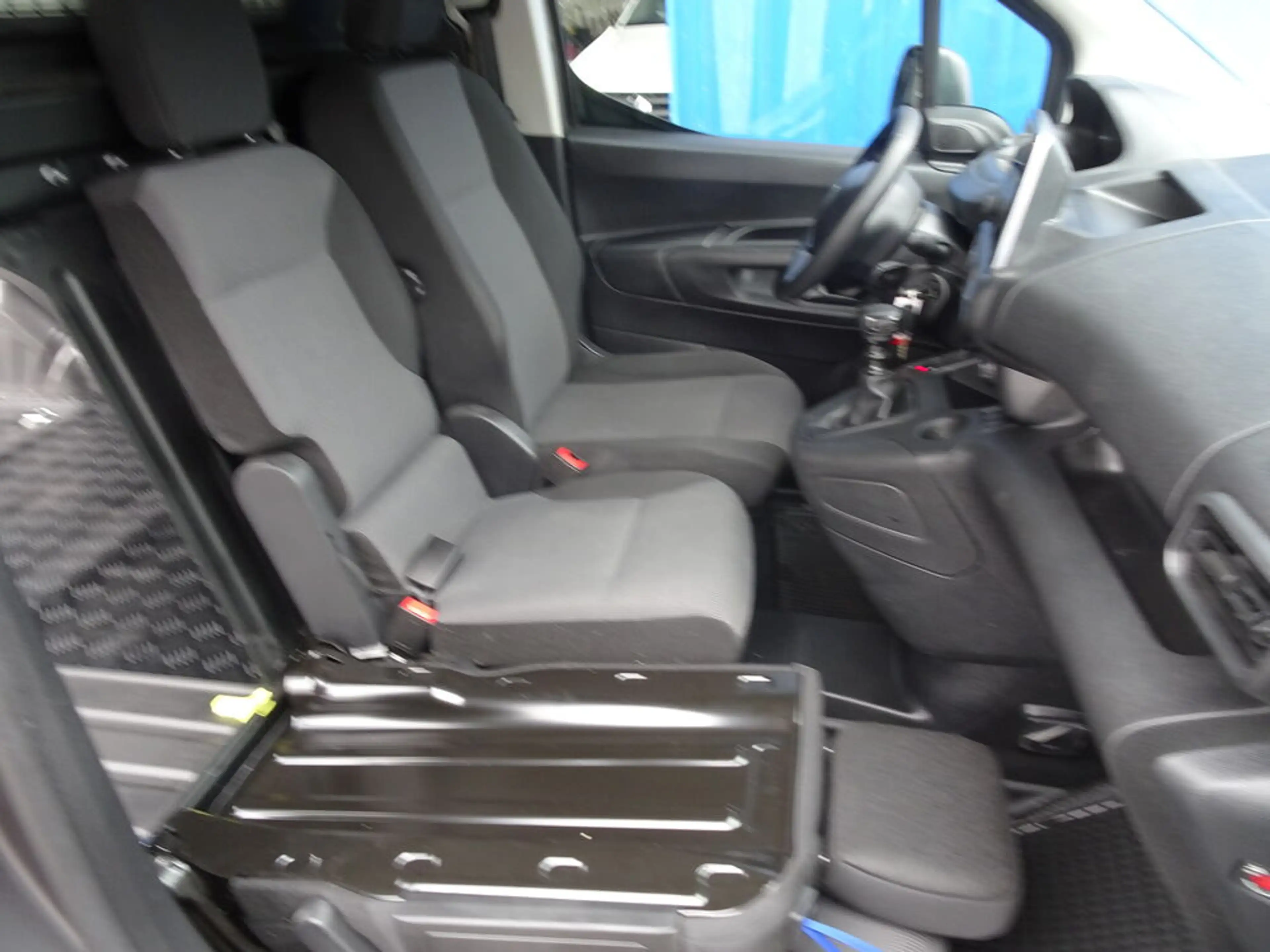 Peugeot Partner Premium L2 — photo 17