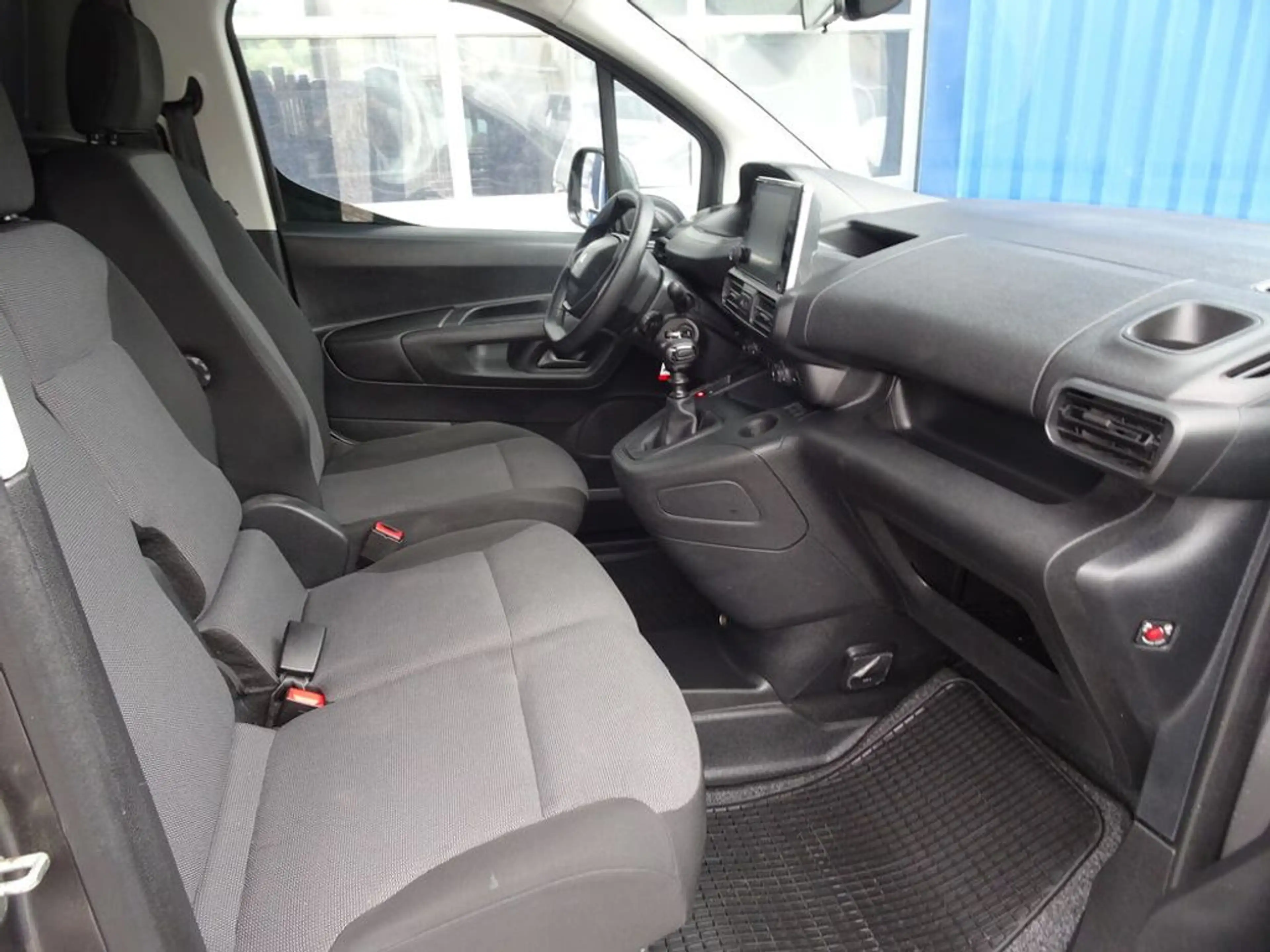 Peugeot Partner Premium L2 — photo 13
