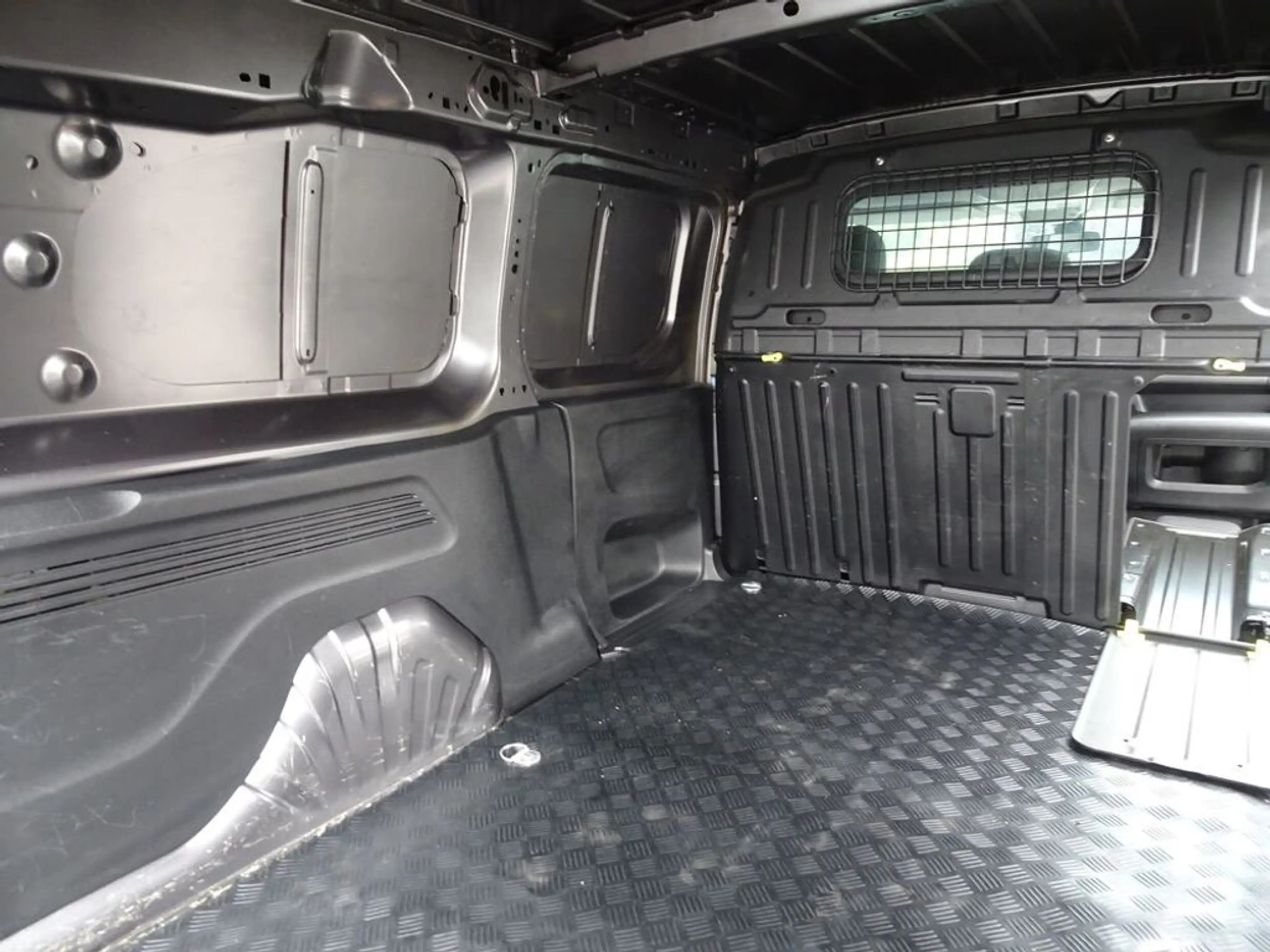 Peugeot Partner Premium L2 — photo 20