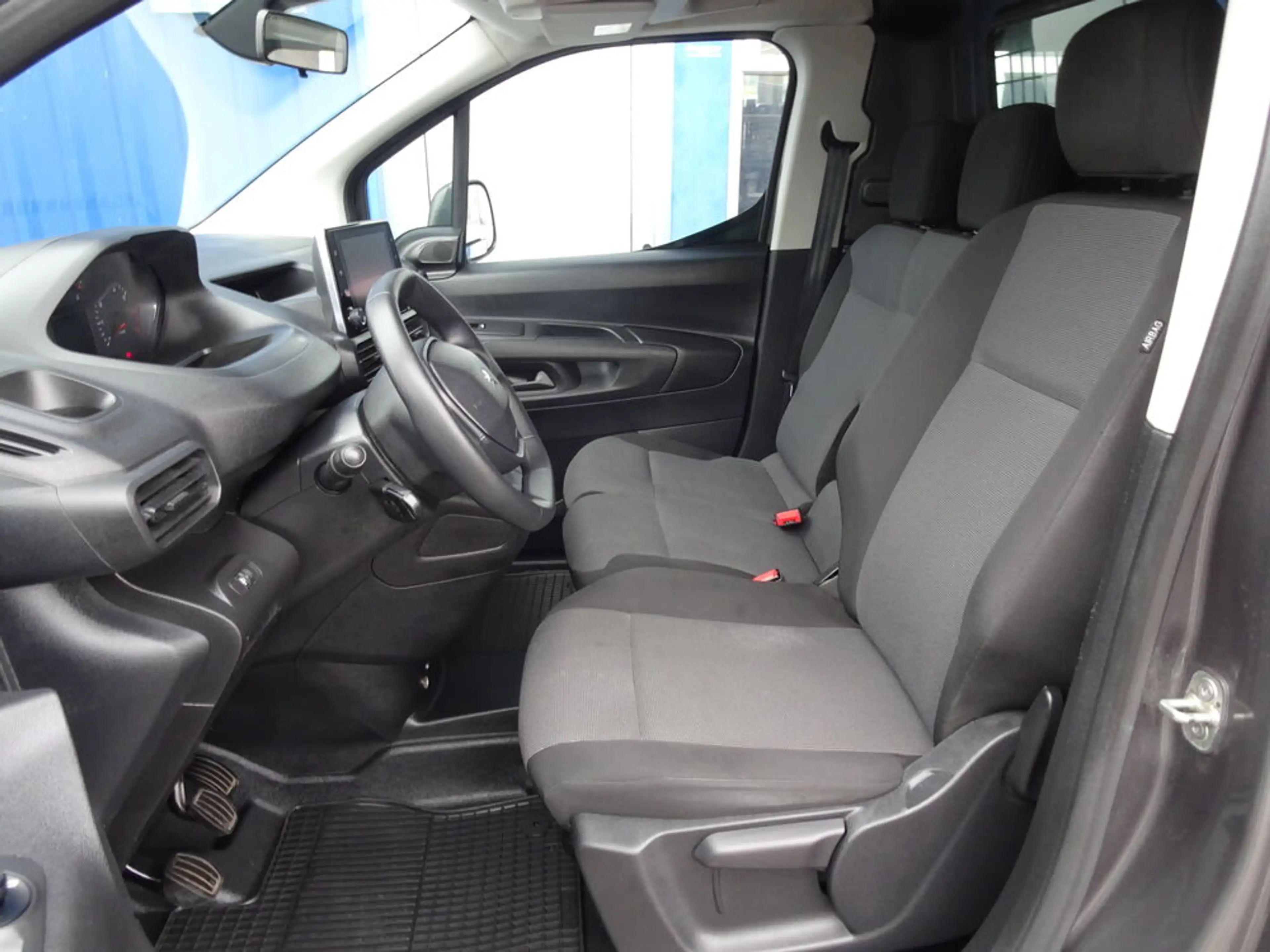 Peugeot Partner Premium L2 — photo 12
