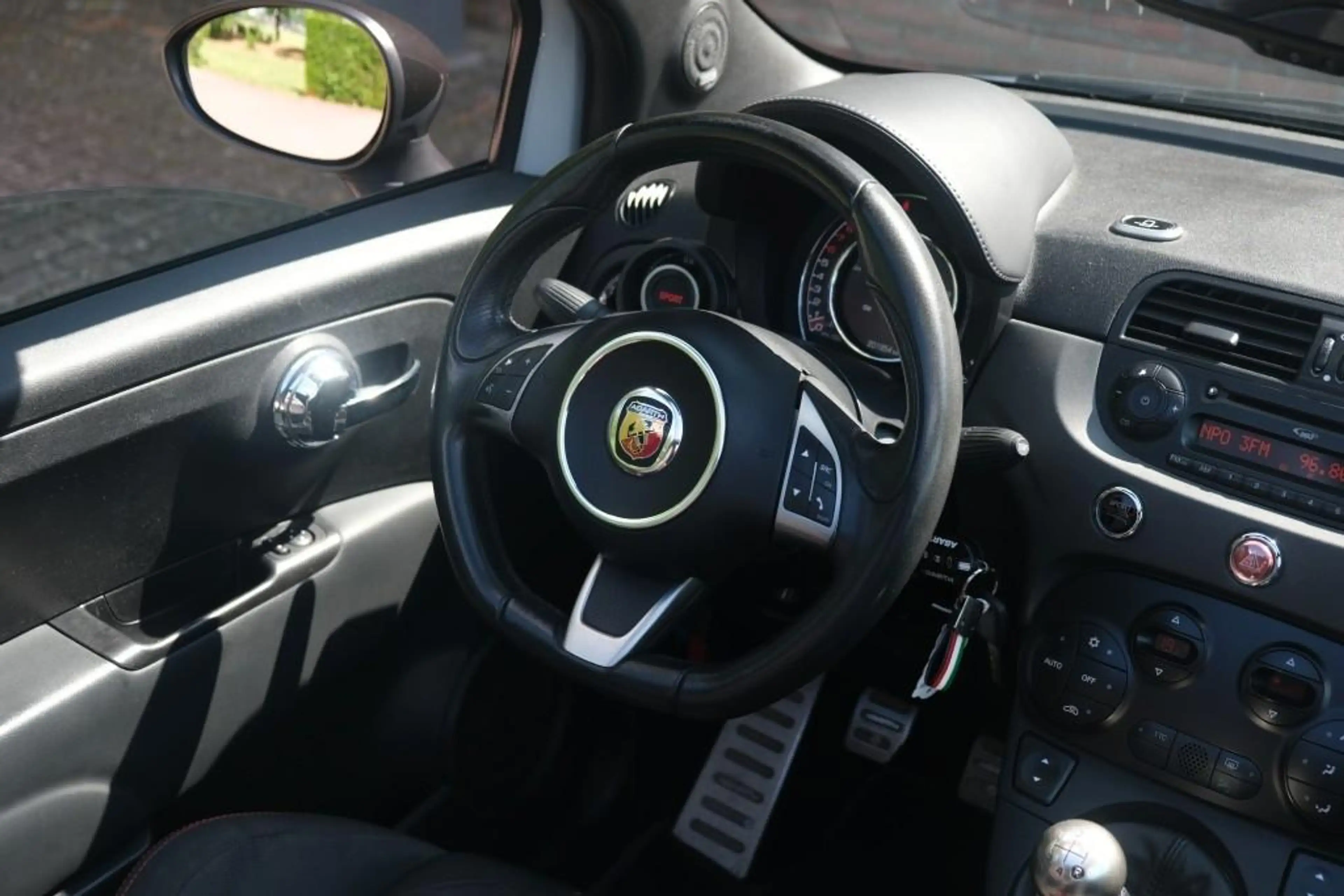 Fiat 500 Abarth 1.4 T-Jet 160pk 595 Competizione — photo 14