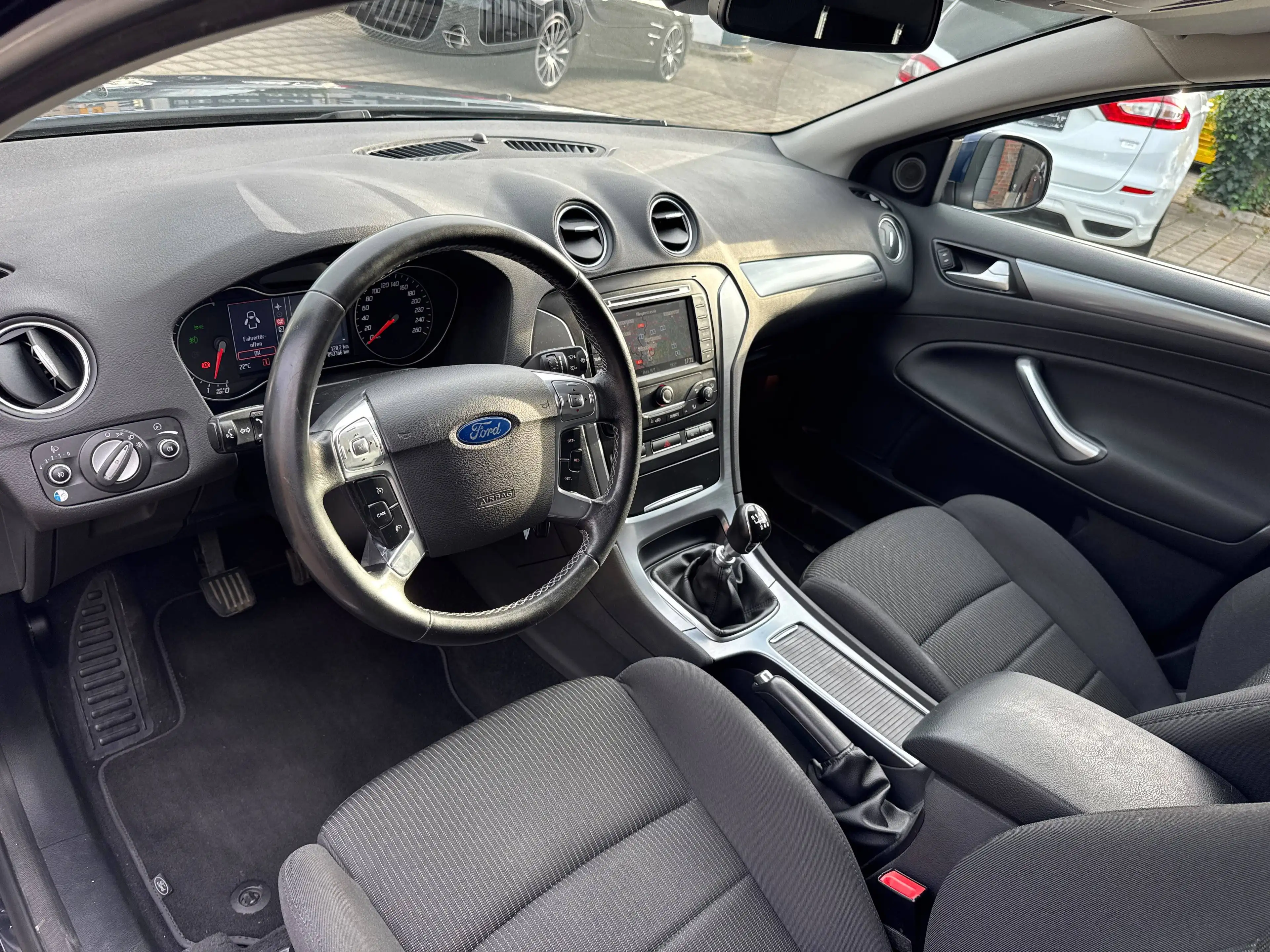 Ford Mondeo Titanium sehr gepflegt — photo 9