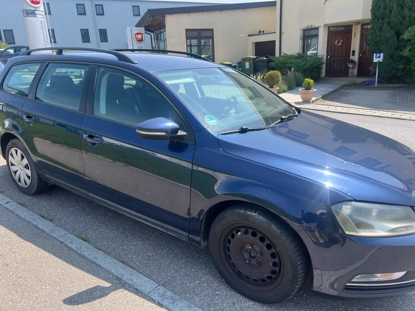 Volkswagen Passat Variant Trendline BlueMotion Blau - 2