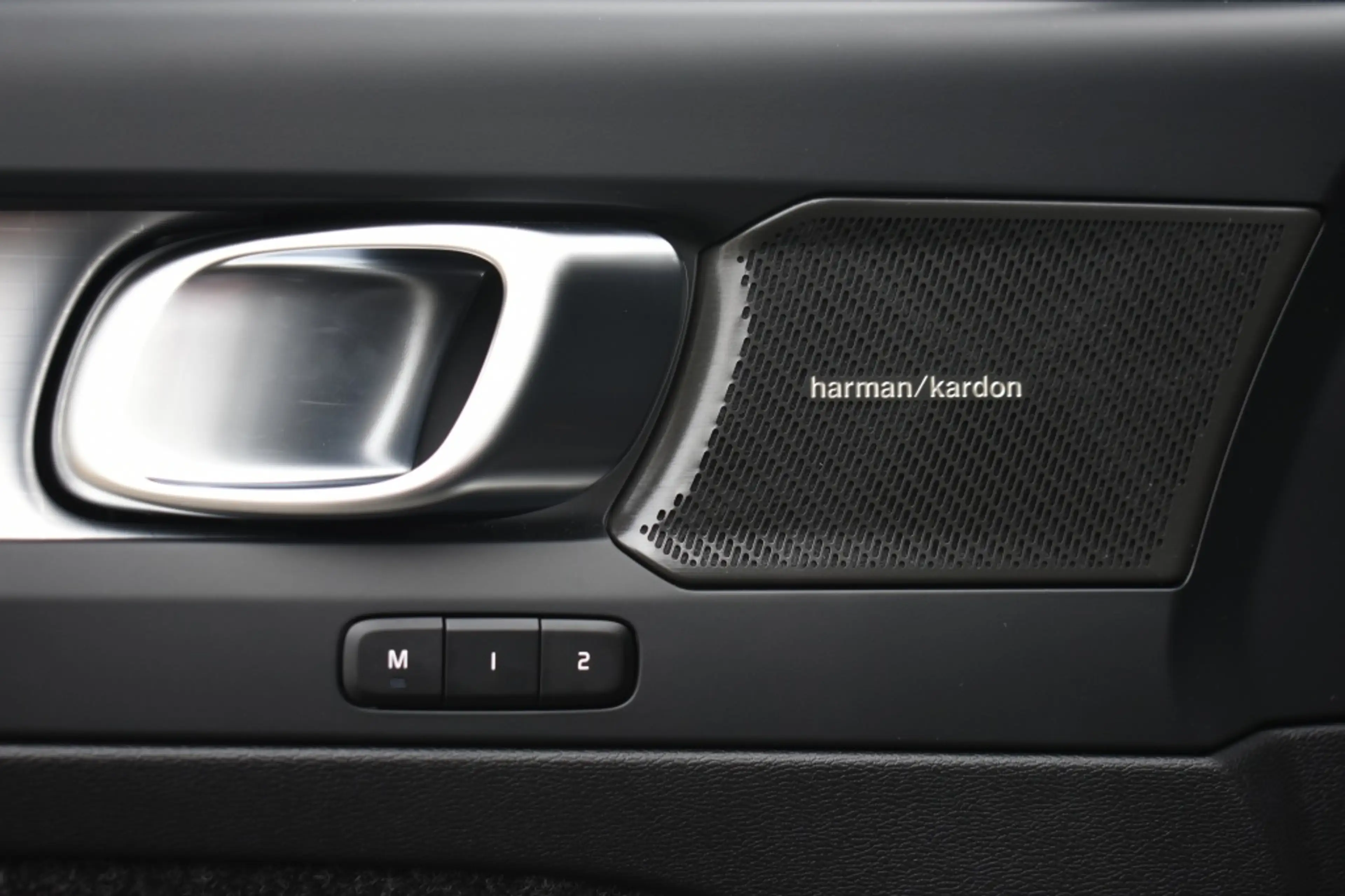 Volvo XC40 B4 197pk Plus Dark | Lounge | Lighting | Trekhaak — photo 14