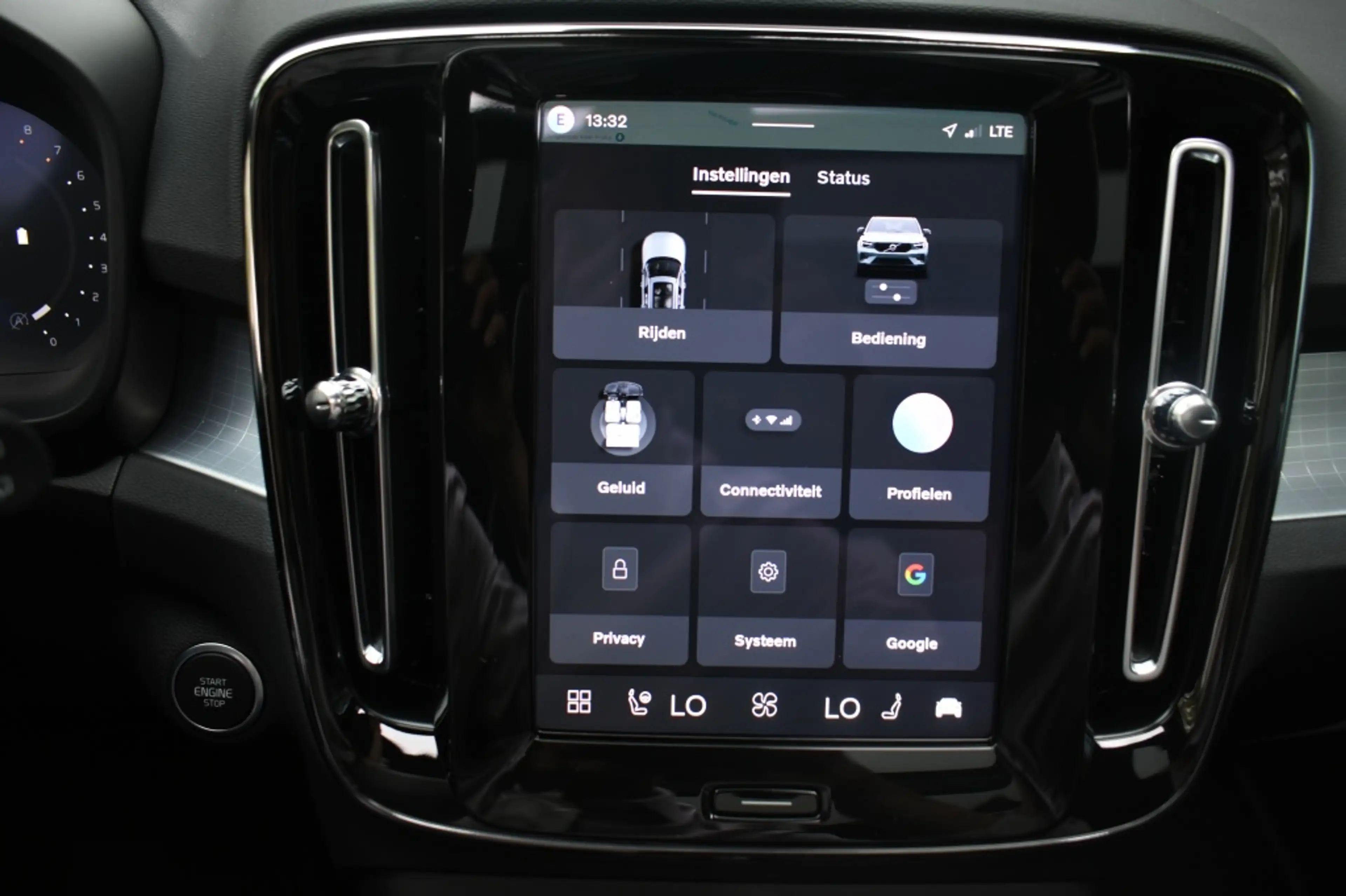 Volvo XC40 B4 197pk Plus Dark | Lounge | Lighting | Trekhaak — photo 24