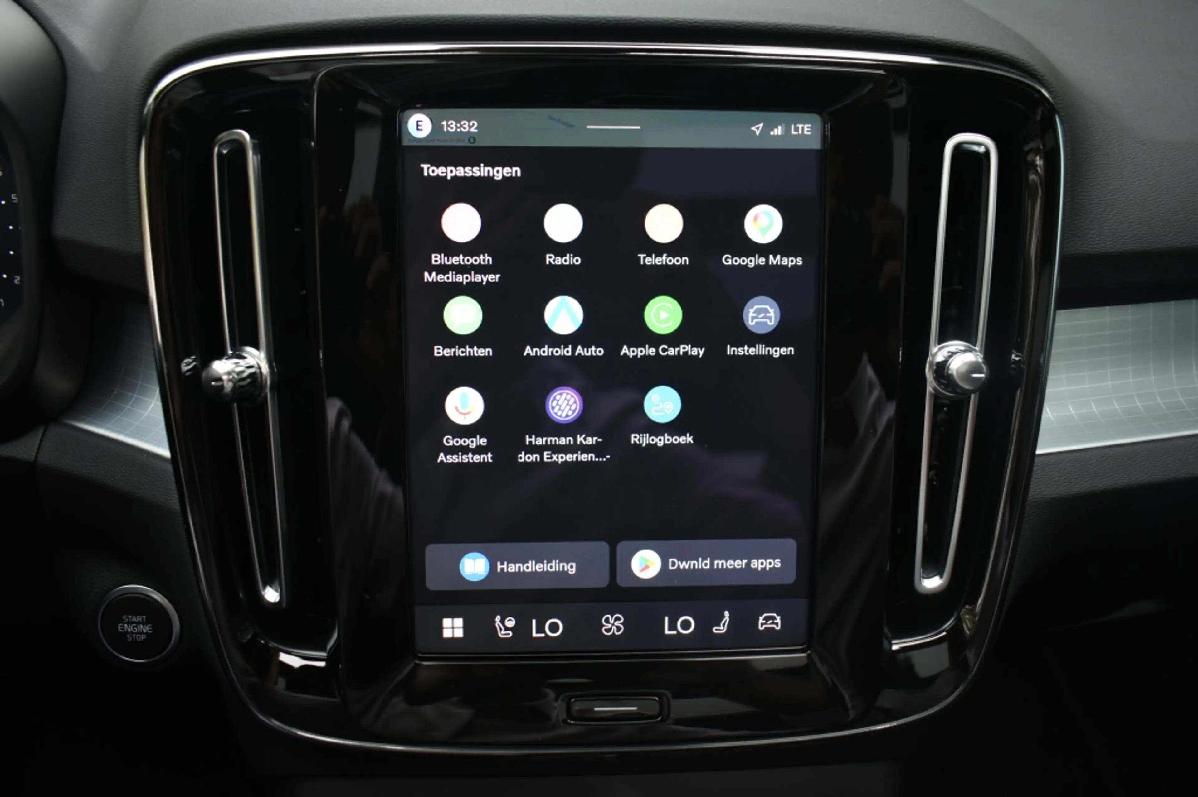 Volvo XC40 B4 197pk Plus Dark | Lounge | Lighting | Trekhaak — photo 22