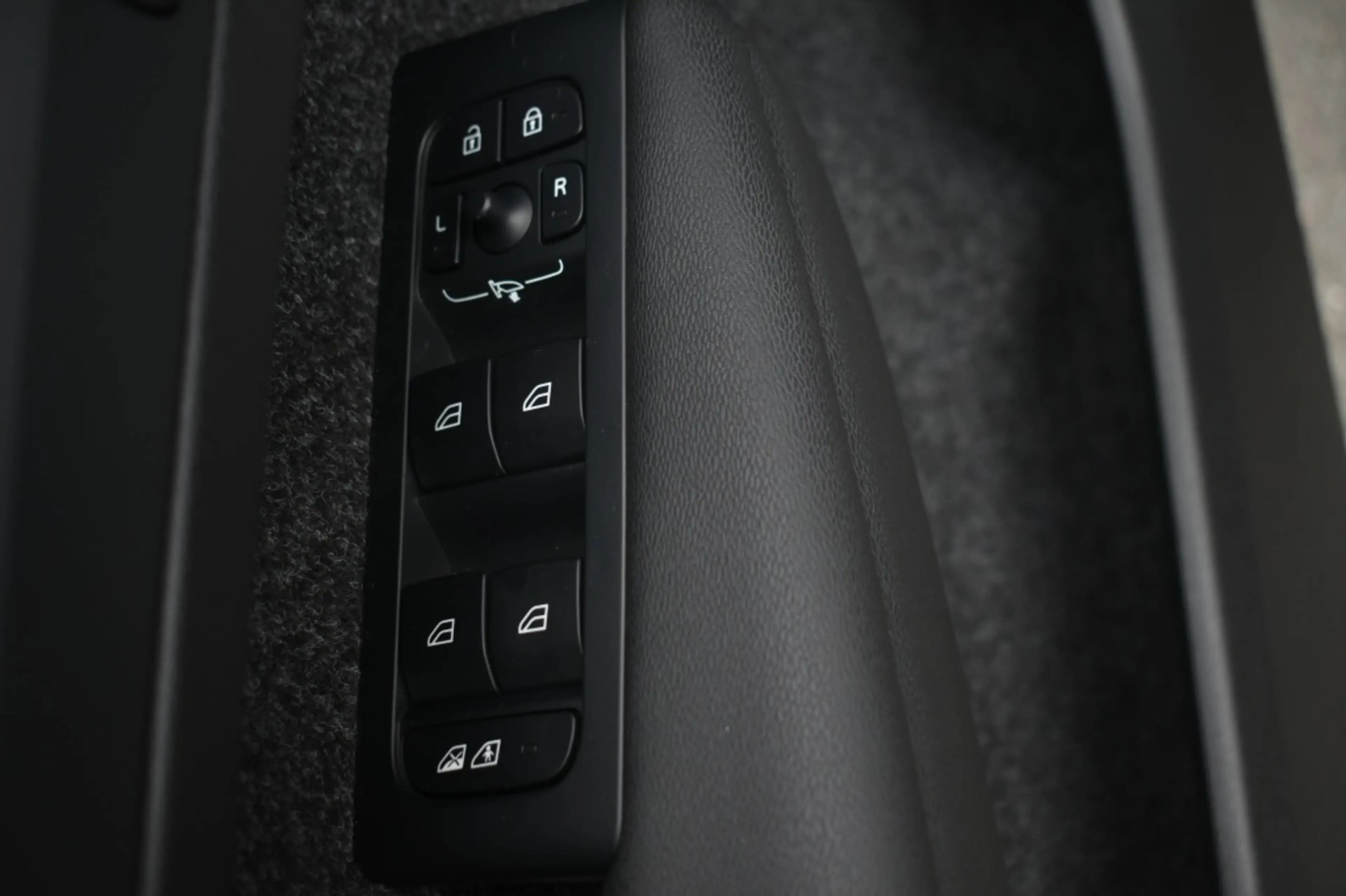 Volvo XC40 B4 197pk Plus Dark | Lounge | Lighting | Trekhaak — photo 15
