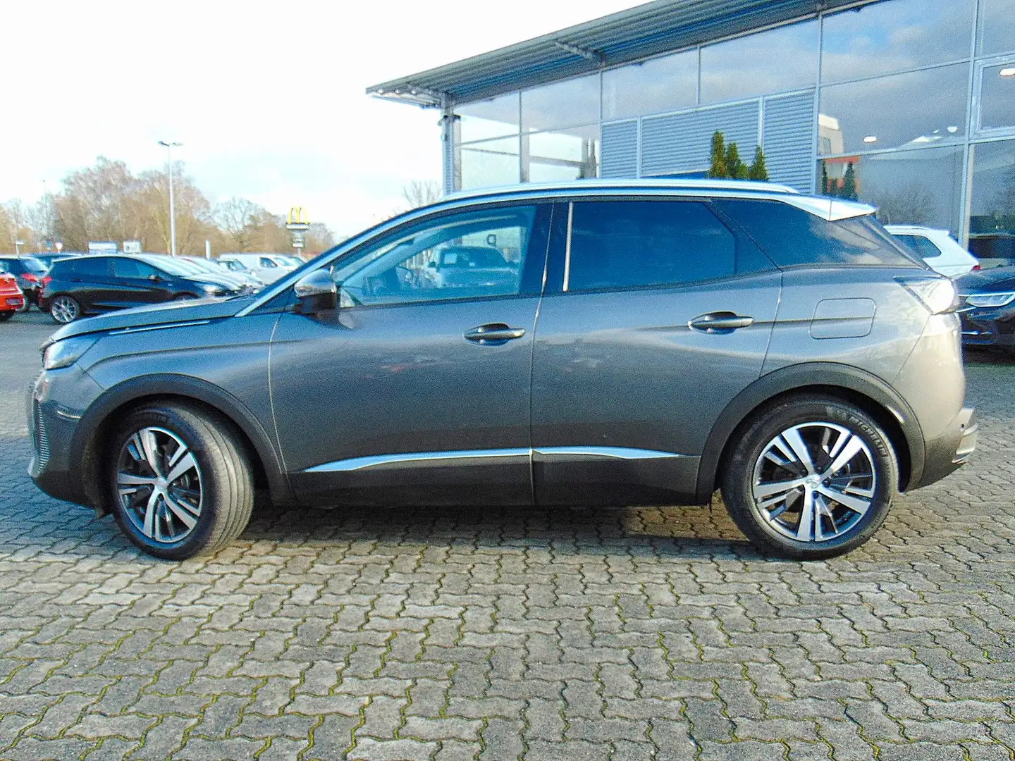 Peugeot 3008 Plug-In Hybrid 225 Roadtrip EAT8 Grau - 2