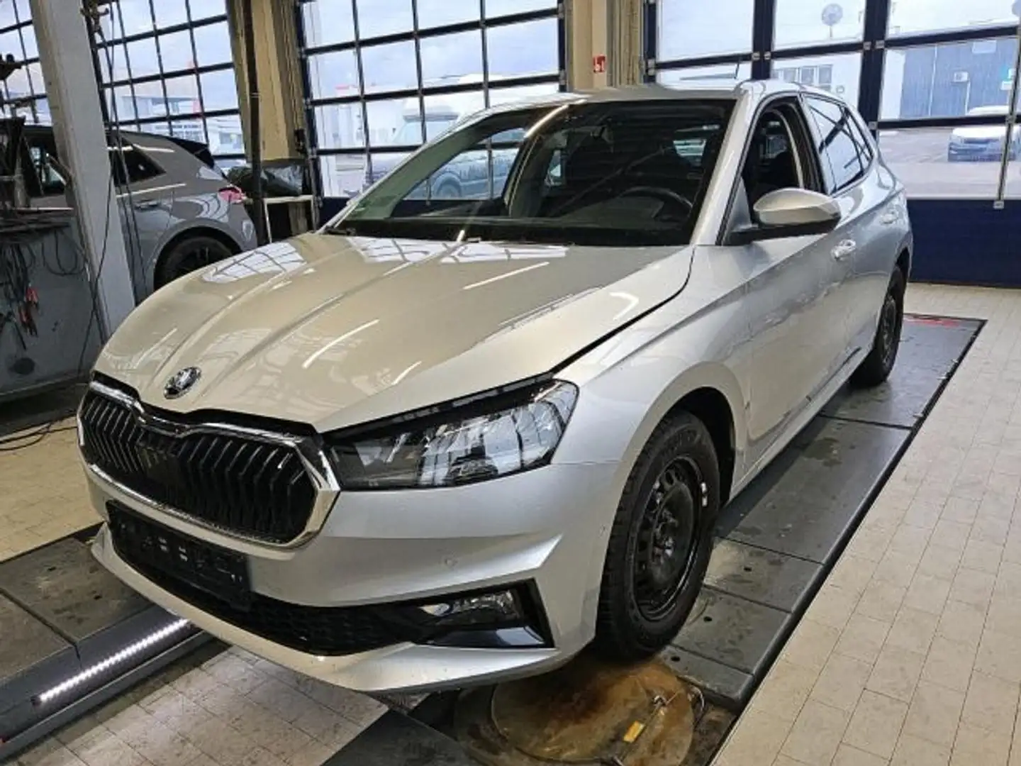Skoda Fabia FABIA Tour 1,0 TSI  5-Gang mech Argento - 2