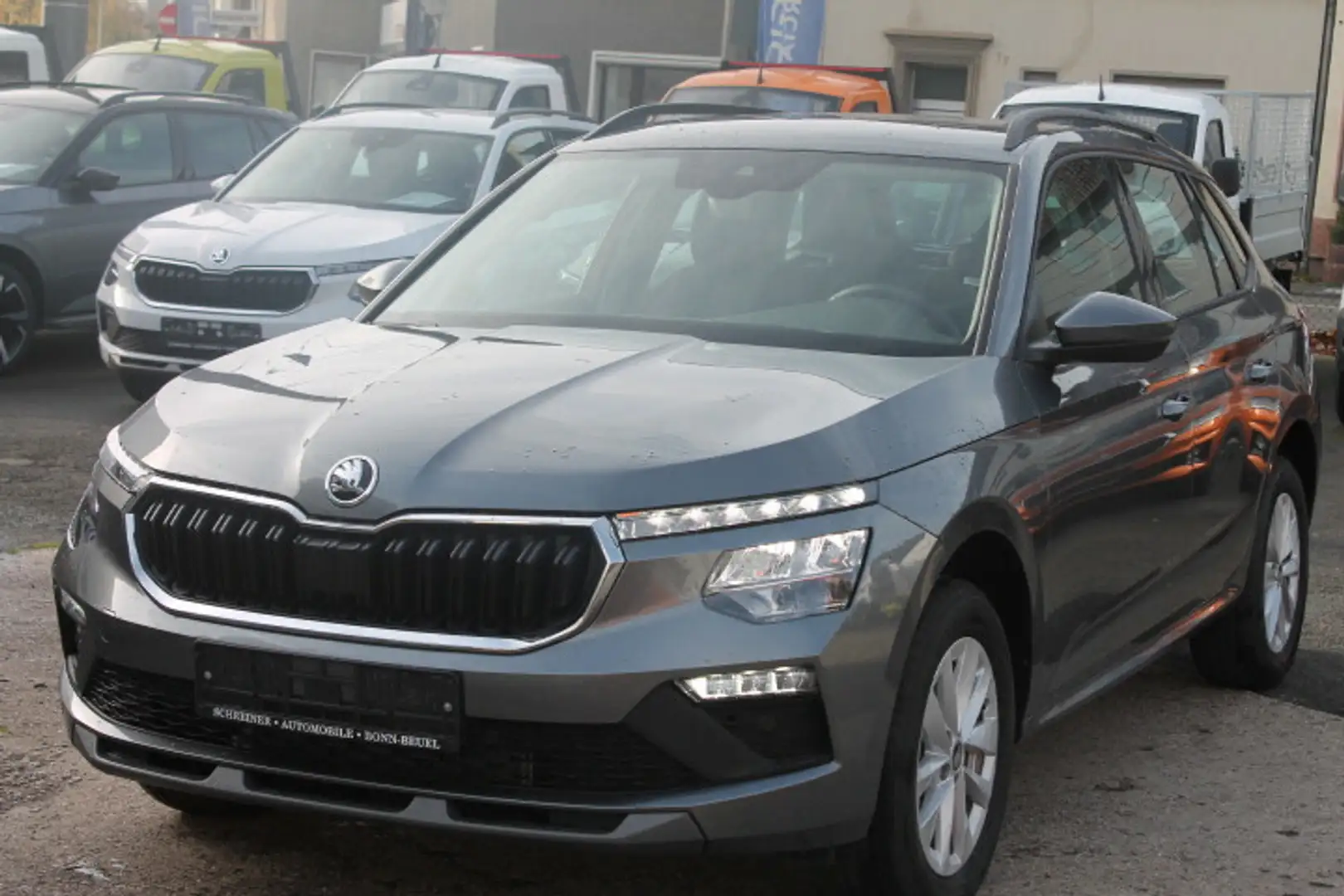 Skoda Kamiq 1,5 TSi DSG AHK Sitzh LED KAM PDC SOFORT !!! Grijs - 1