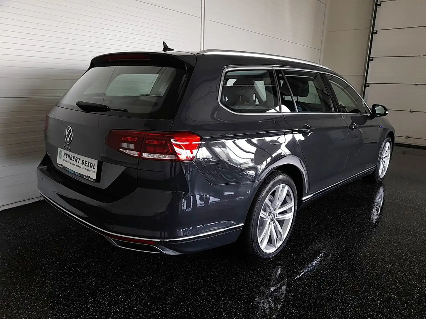 Volkswagen Passat Variant GTE e-Hybrid DSG *LEDER / 18 ZOLL / LED / NAVI ... Grau - 2