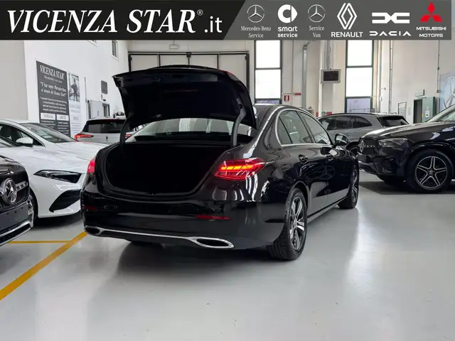 Mercedes-Benz C-Class view 13