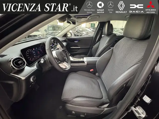 Mercedes-Benz C-Class view 4