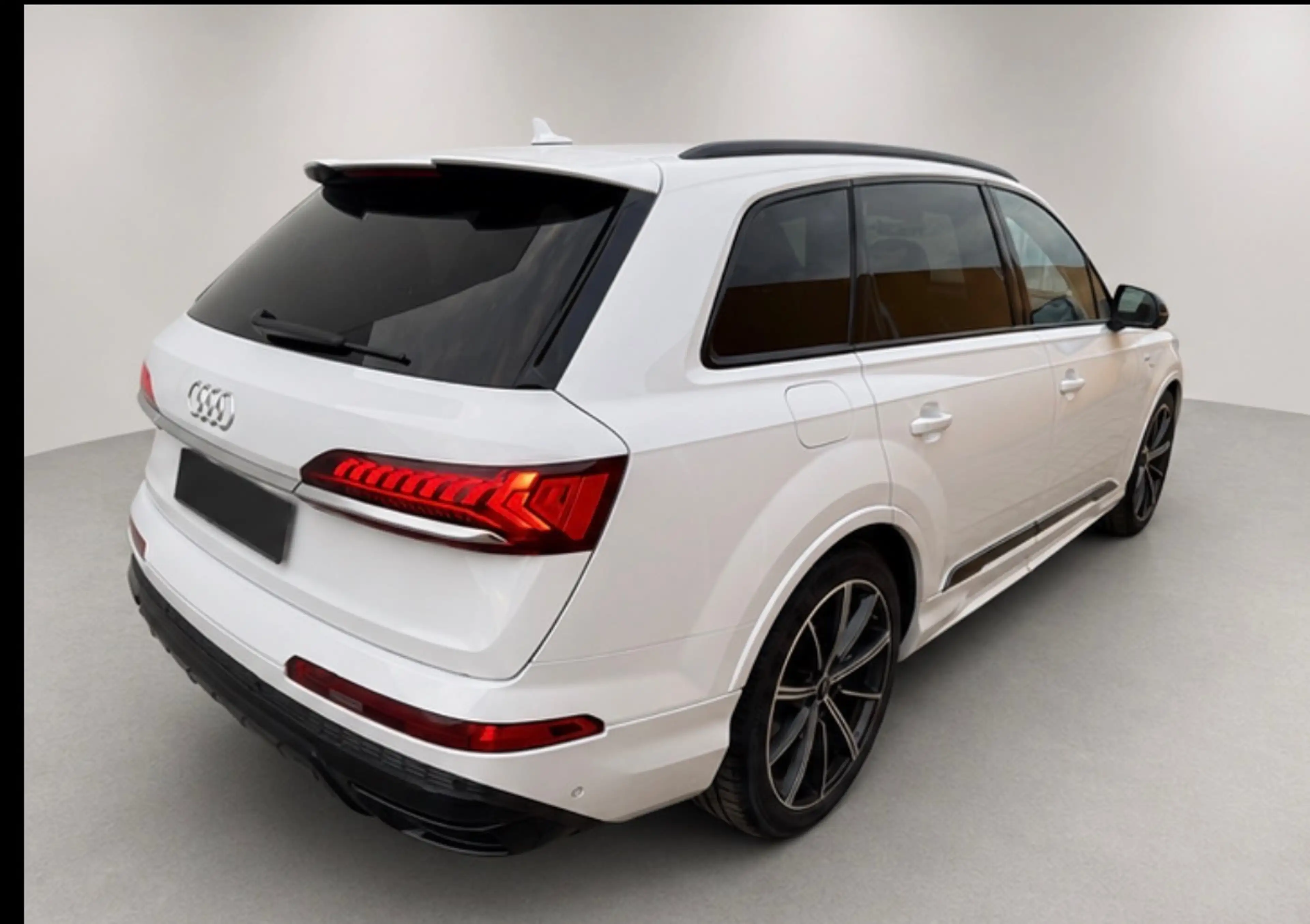 Audi Q7 50 TDI quattro 3x S line / Black Edition / Bose / AHK / 7-Sitze — photo 3