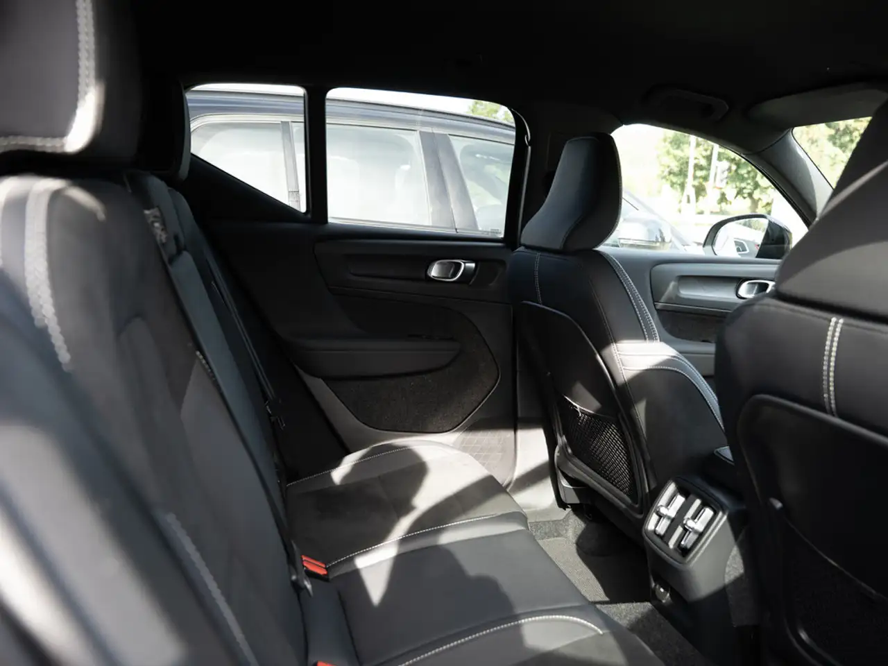 Volvo XC40 Recharge Plus SHZ KEYLESS KAMERA STANDHZ, миниатюра 29