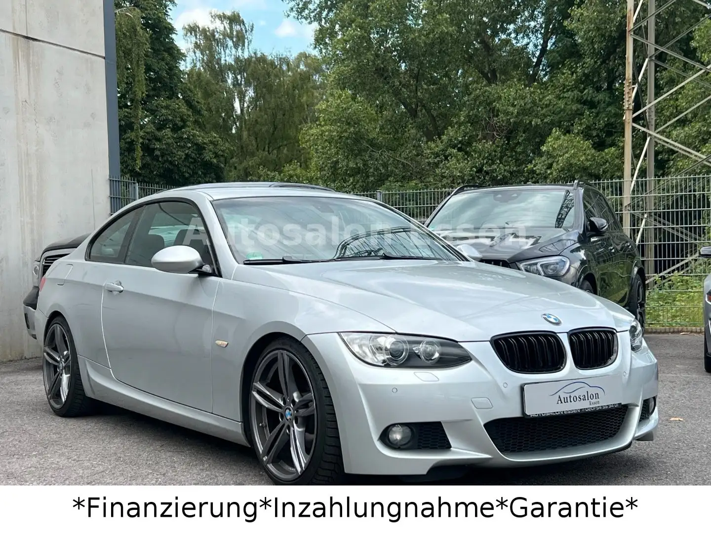 BMW 320 i Coupe*M-Paket*Navi*Automatik*Xenon*Fahrwerk Silber - 2