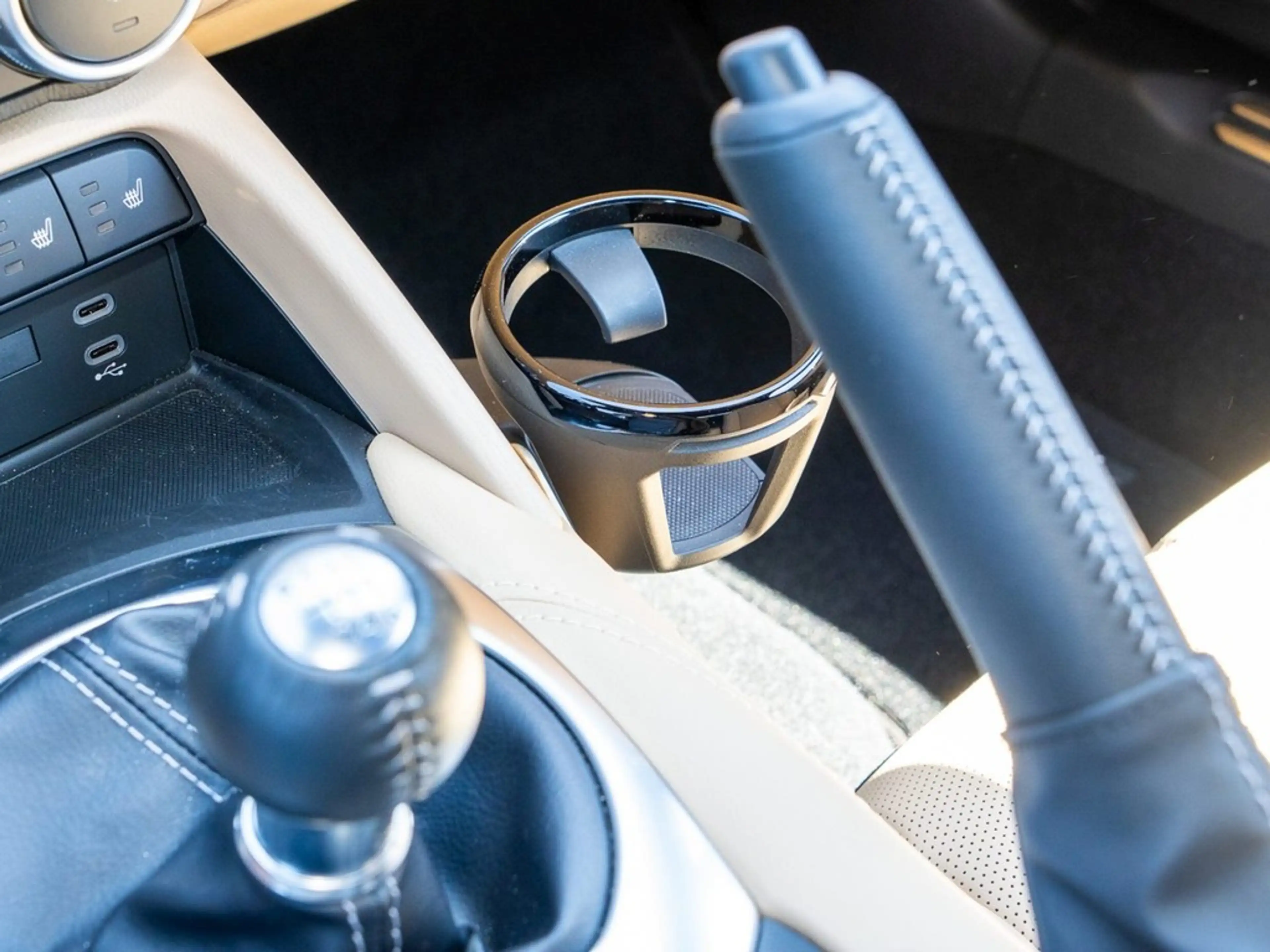 Mazda MX-5 Kazari LED, Navi, Kamera — photo 11