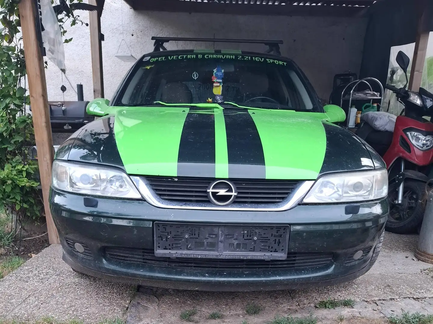Opel Vectra Vectra Caravan Sport 2,2i 16V Grün - 2