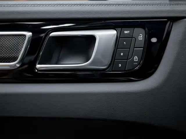 Porsche Cayenne view 30