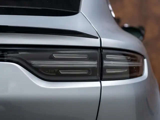 Porsche Cayenne view 14