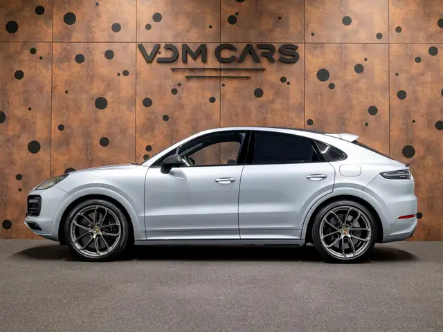 Porsche Cayenne view 2