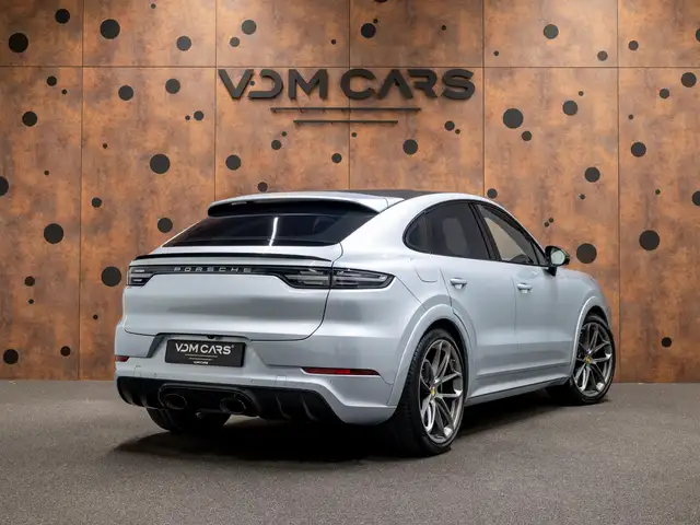 Porsche Cayenne view 5