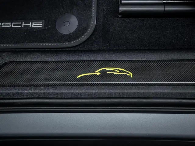 Porsche Cayenne view 26