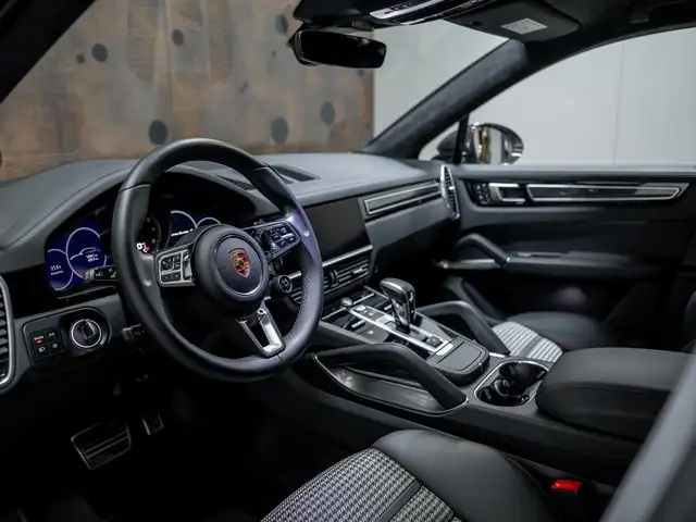 Porsche Cayenne view 20