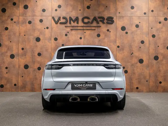 Porsche Cayenne view 4