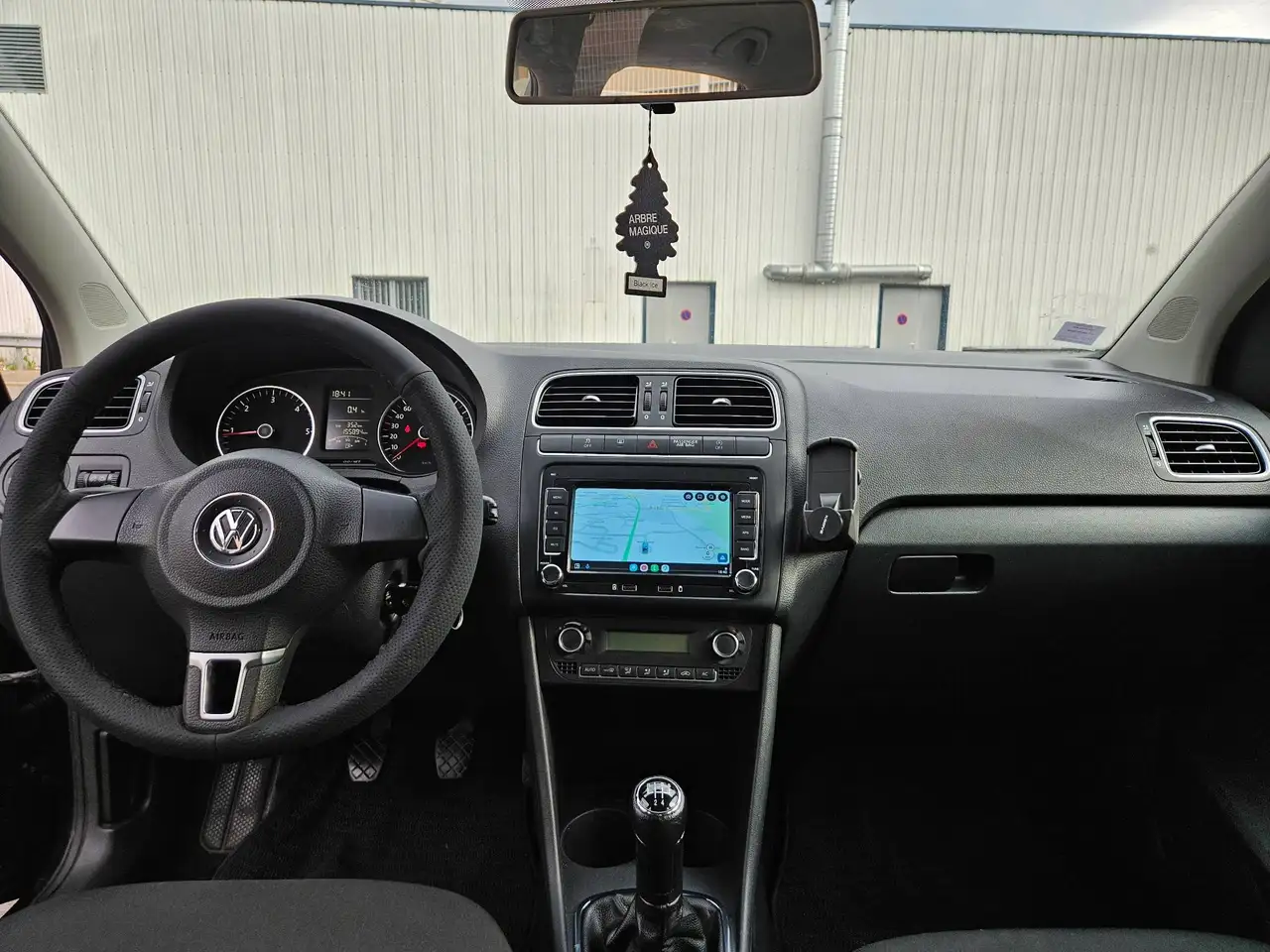Volkswagen Polo Citadine 5 portes — photo 4