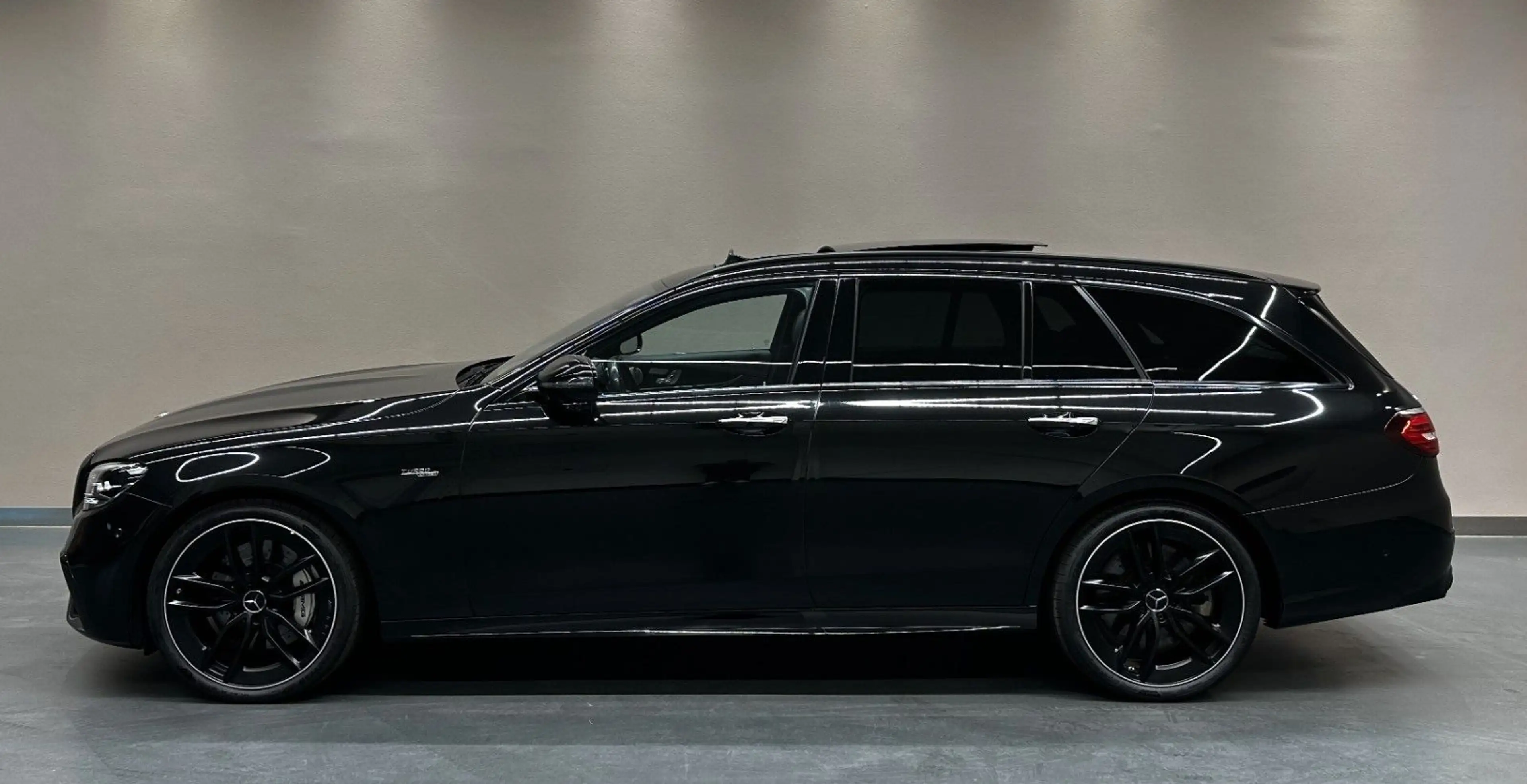 Mercedes-Benz E 53 AMG E53 AMG T 4Matic+ Night-Paket **PANO*AHK*360°** — photo 4