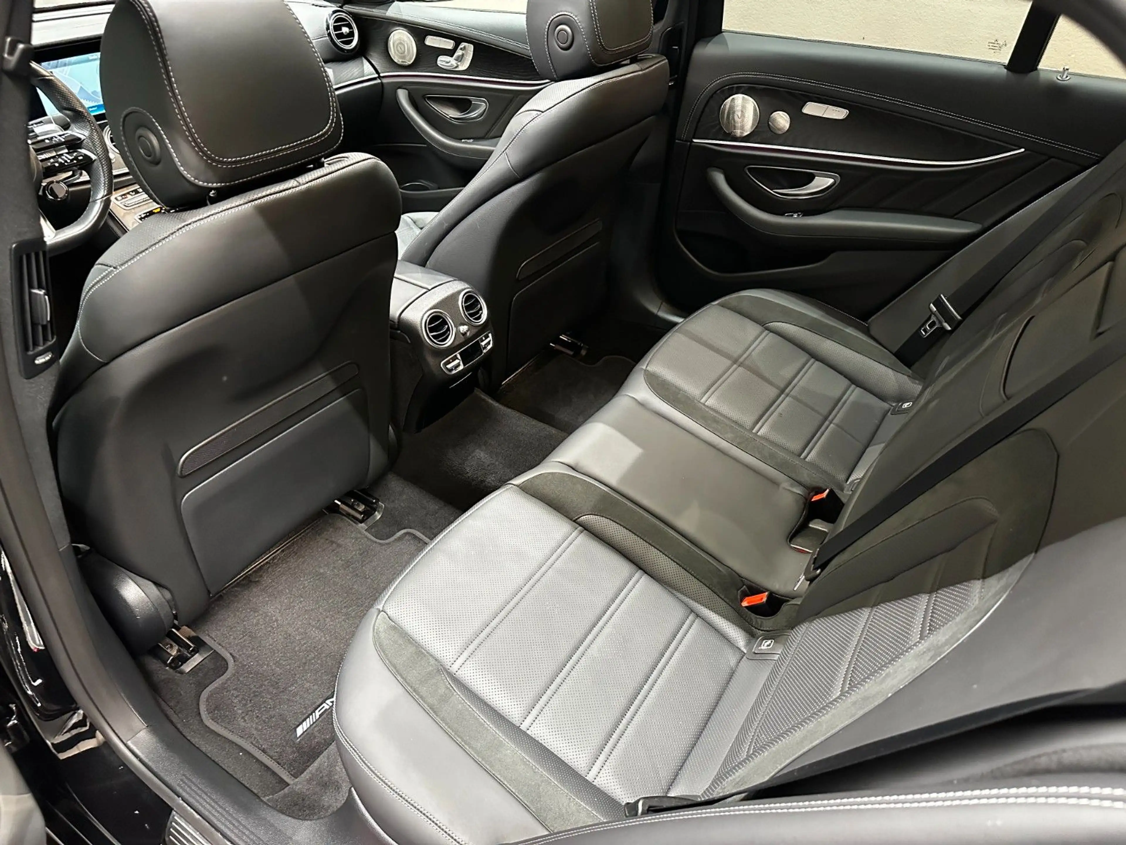 Mercedes-Benz E 53 AMG E53 AMG T 4Matic+ Night-Paket **PANO*AHK*360°** — photo 13