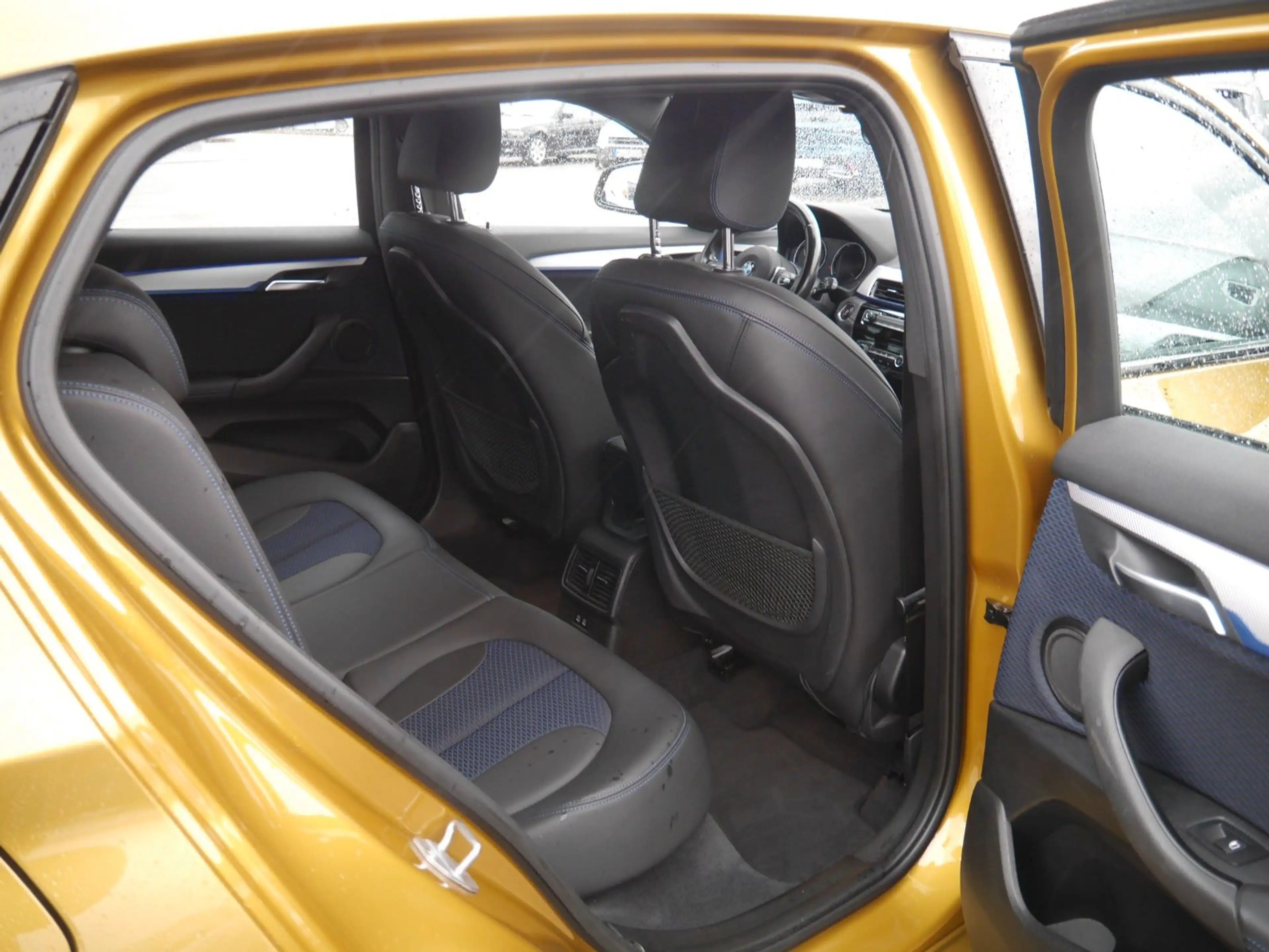 BMW X2 sDrive 18 d M-Paket  Navi/LED/SHZ/Kamera — photo 9