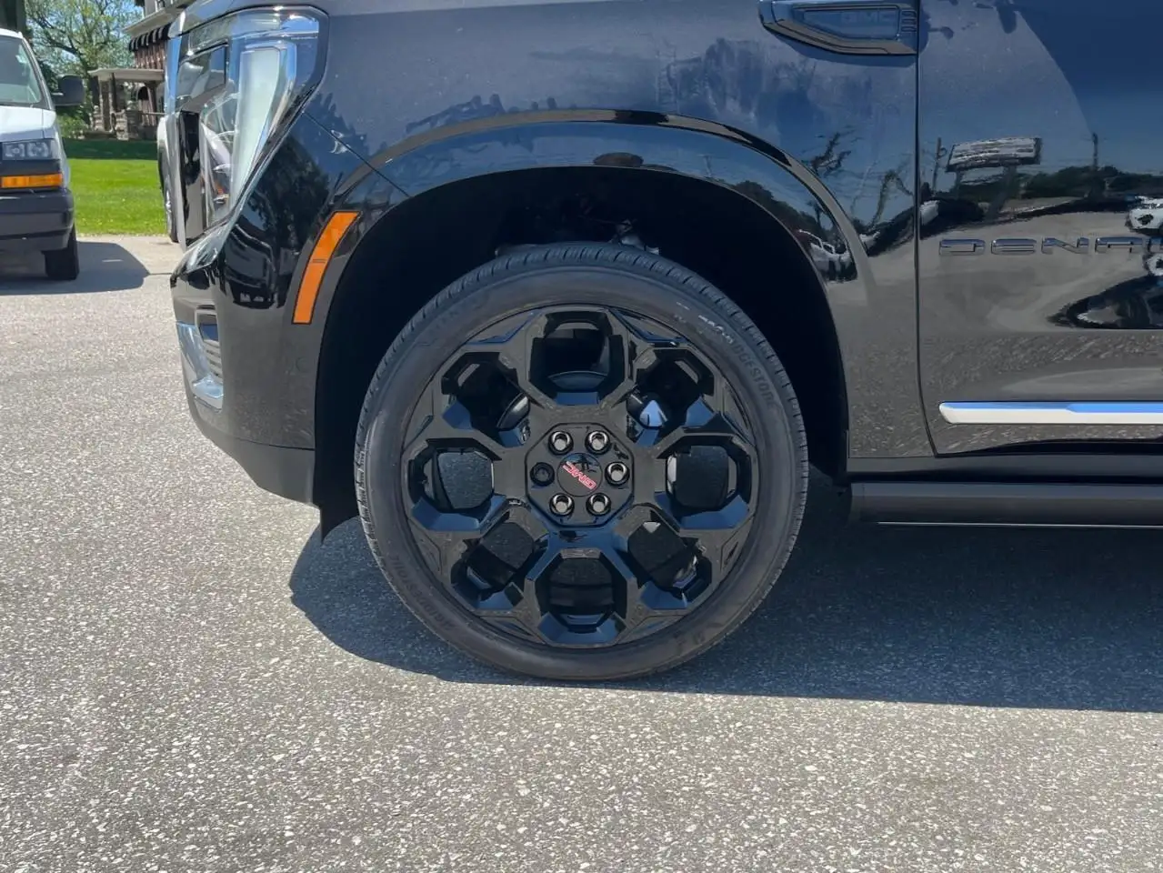 GMC Yukon снимка GMC Yukon