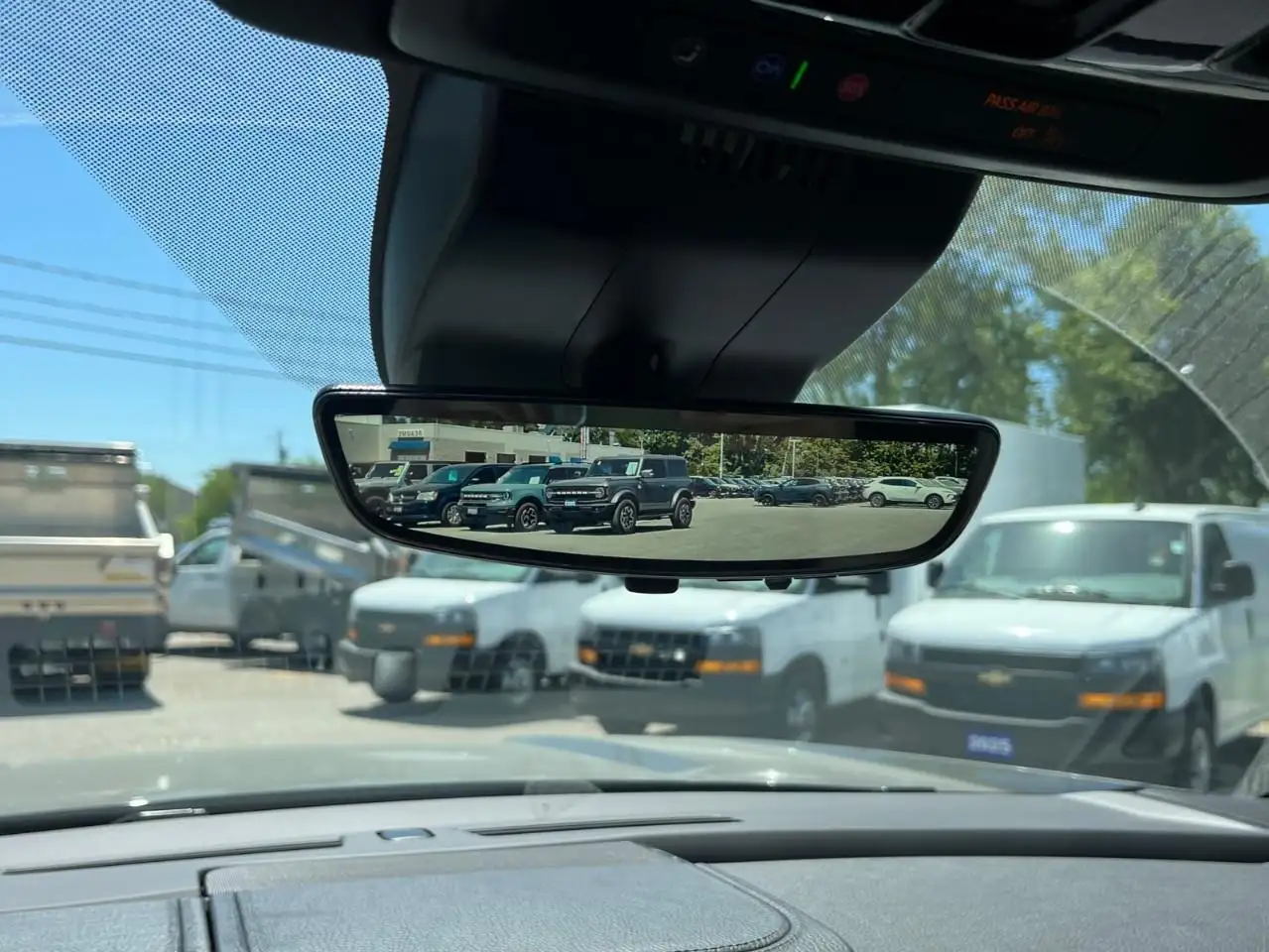 GMC Yukon снимка GMC Yukon