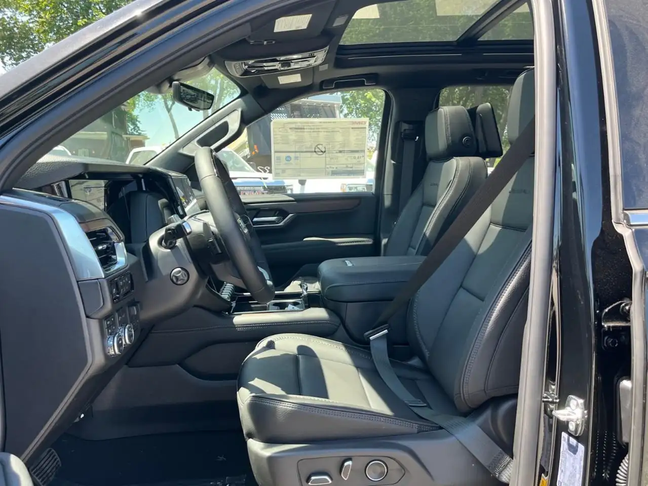 GMC Yukon снимка GMC Yukon
