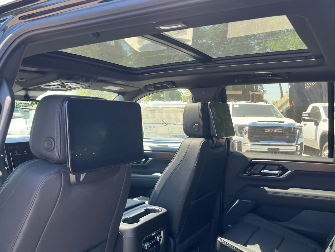 GMC Yukon снимка GMC Yukon